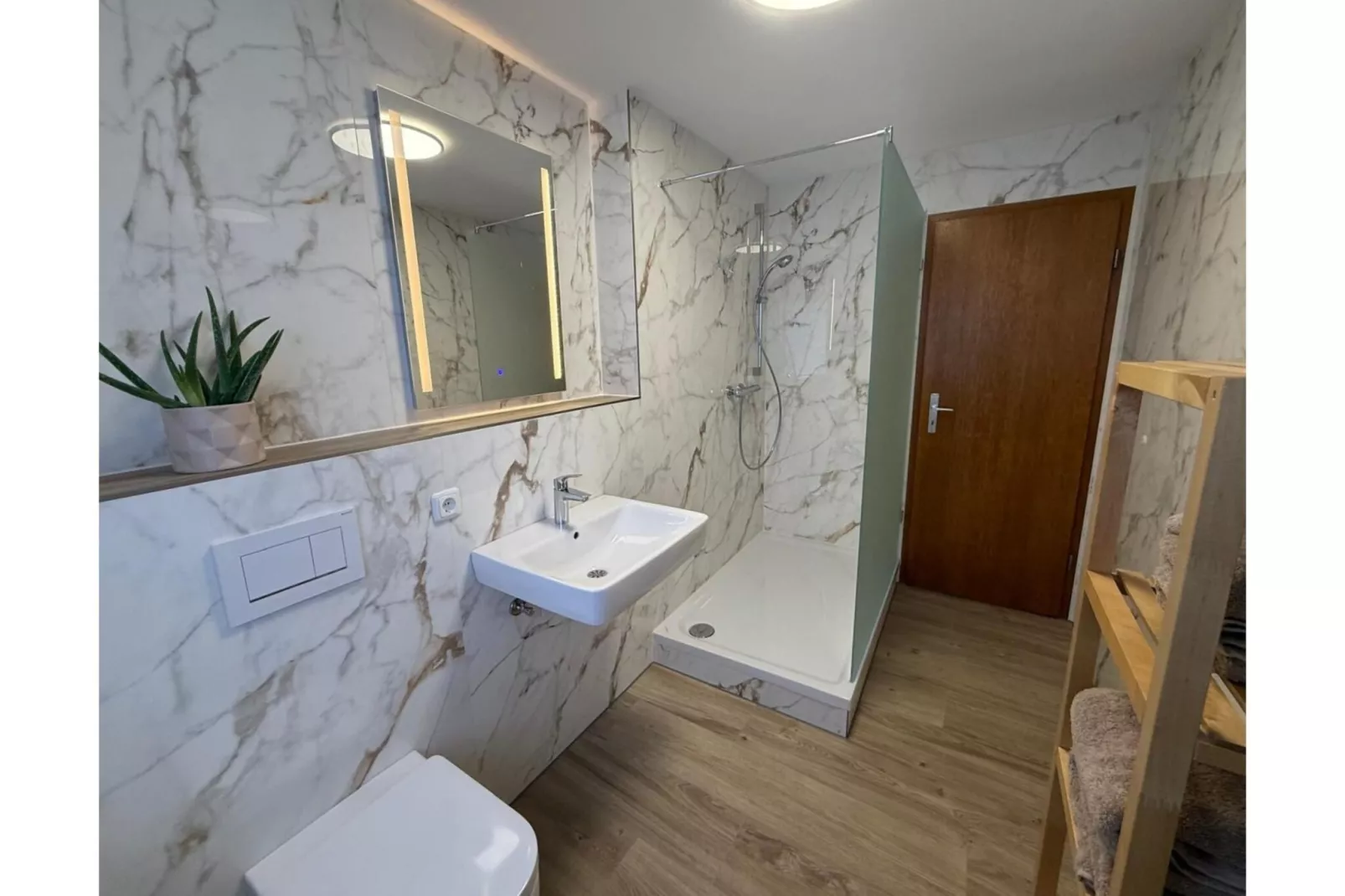 Ferienwohnung Elstra-Badezimmer