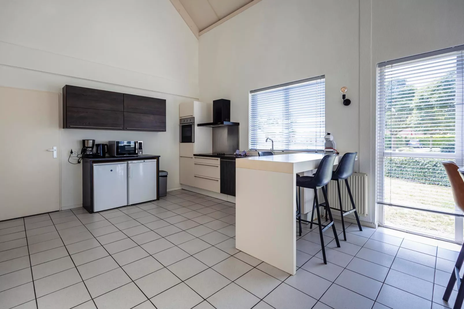 16 - Persons Family bungalow-Salle à manger