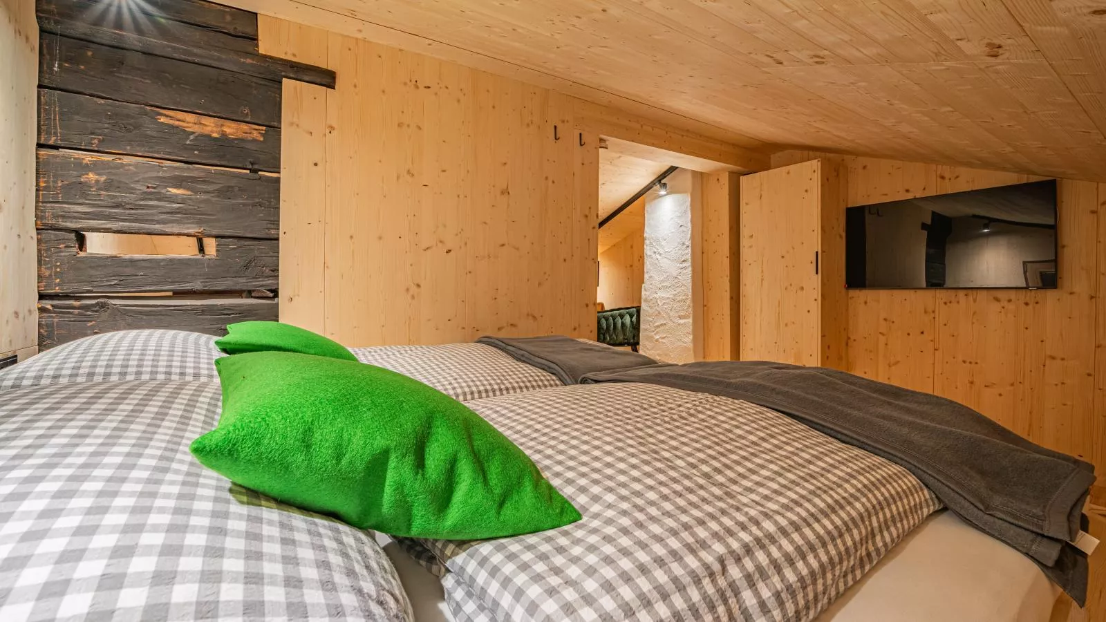 Raneburg 4 Almhaus-Schlafzimmer