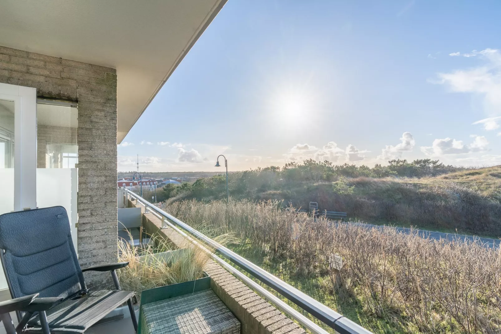 Juliana 044-View in summer