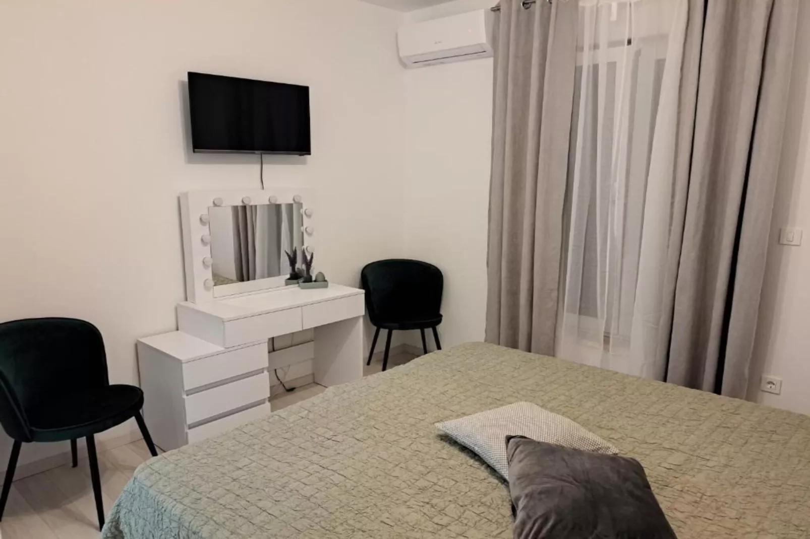 Villa With Pool-Bedroom