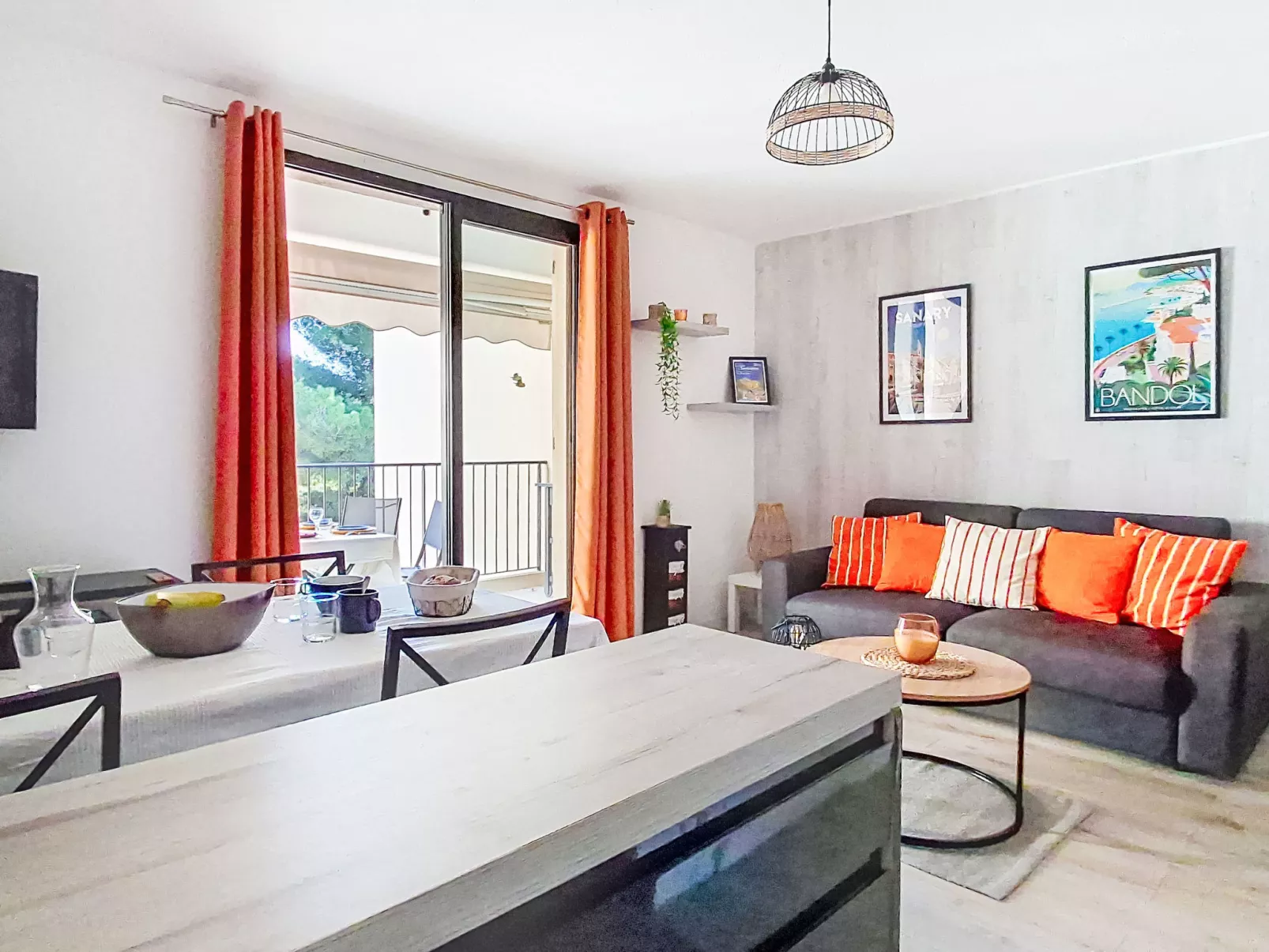 Le Luberon Loisirs-Drinnen