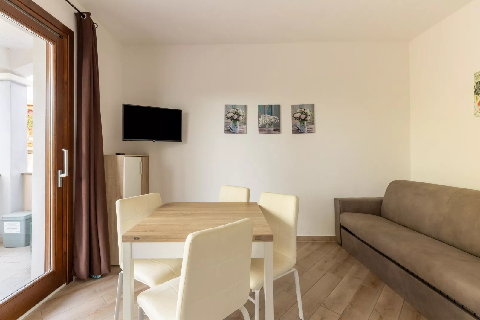 TRILO 1 MAREBLU 1P-Dining room