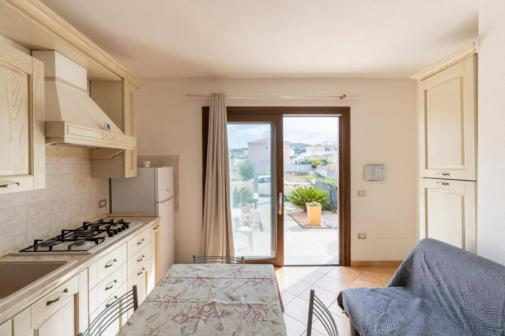 TRILO 1 MAGNOLIA-Wohnzimmer