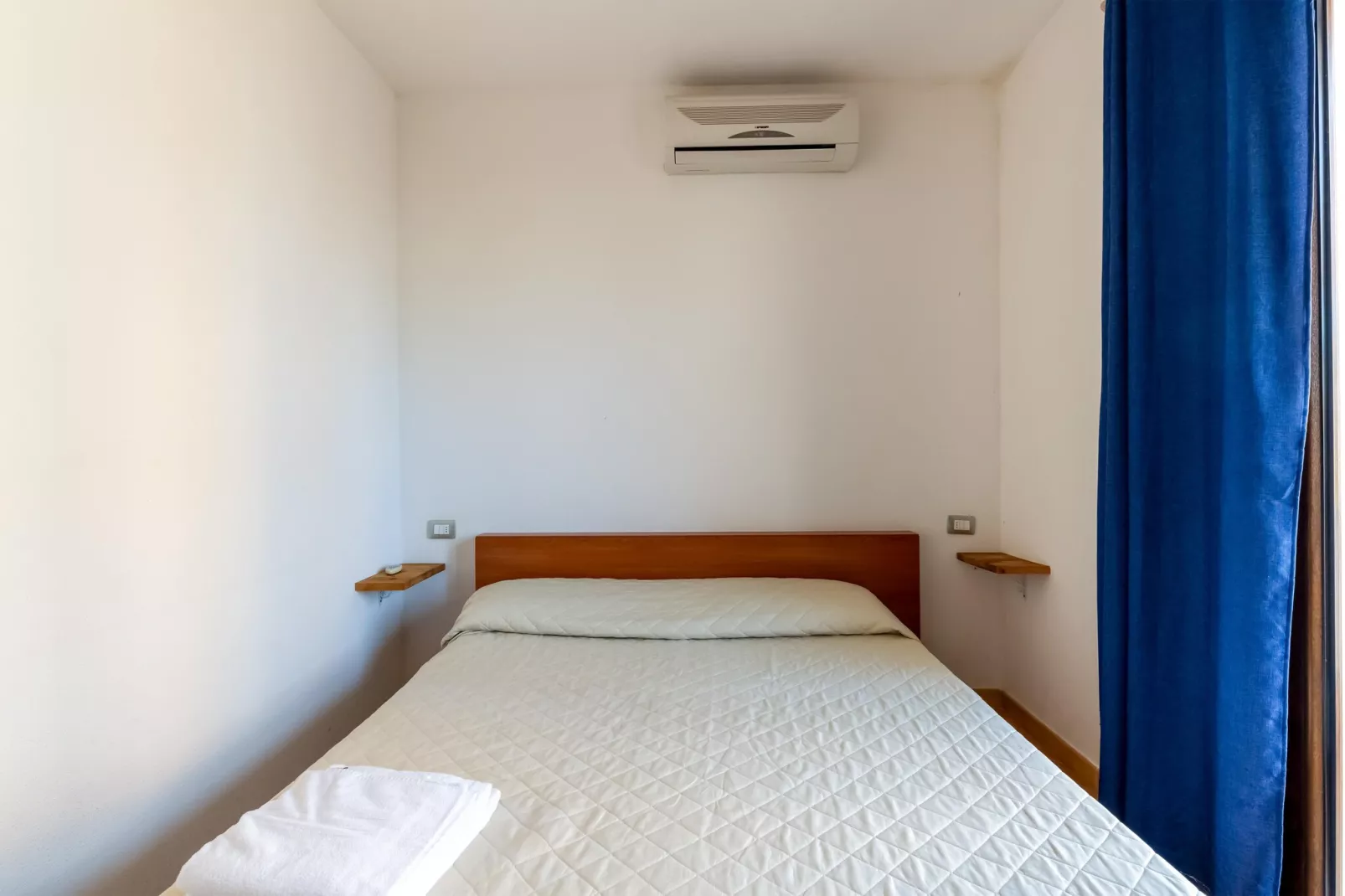 TRILO 3 MAGNOLIA-Schlafzimmer