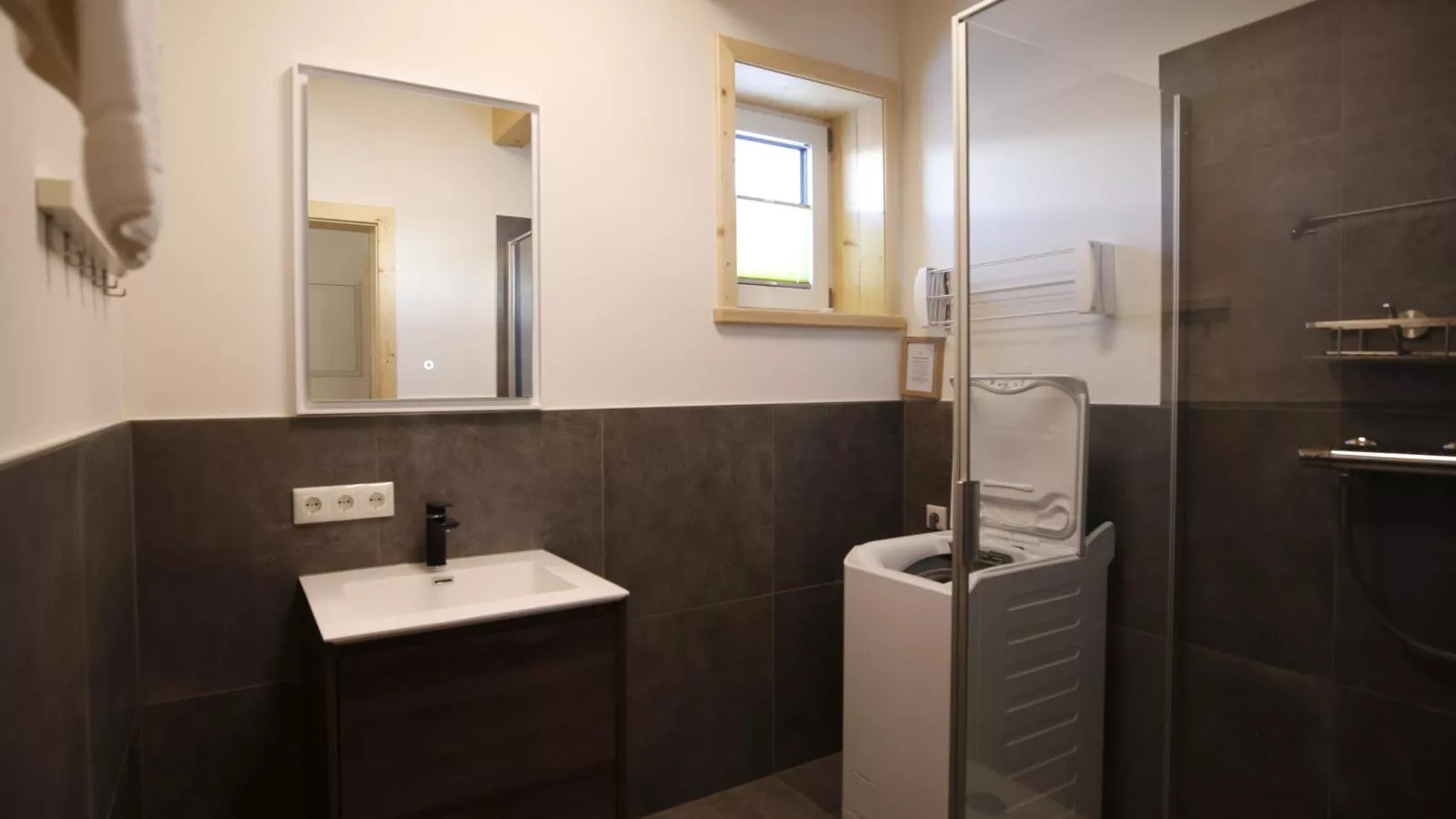 Designchalets Falkertsee-Bathroom