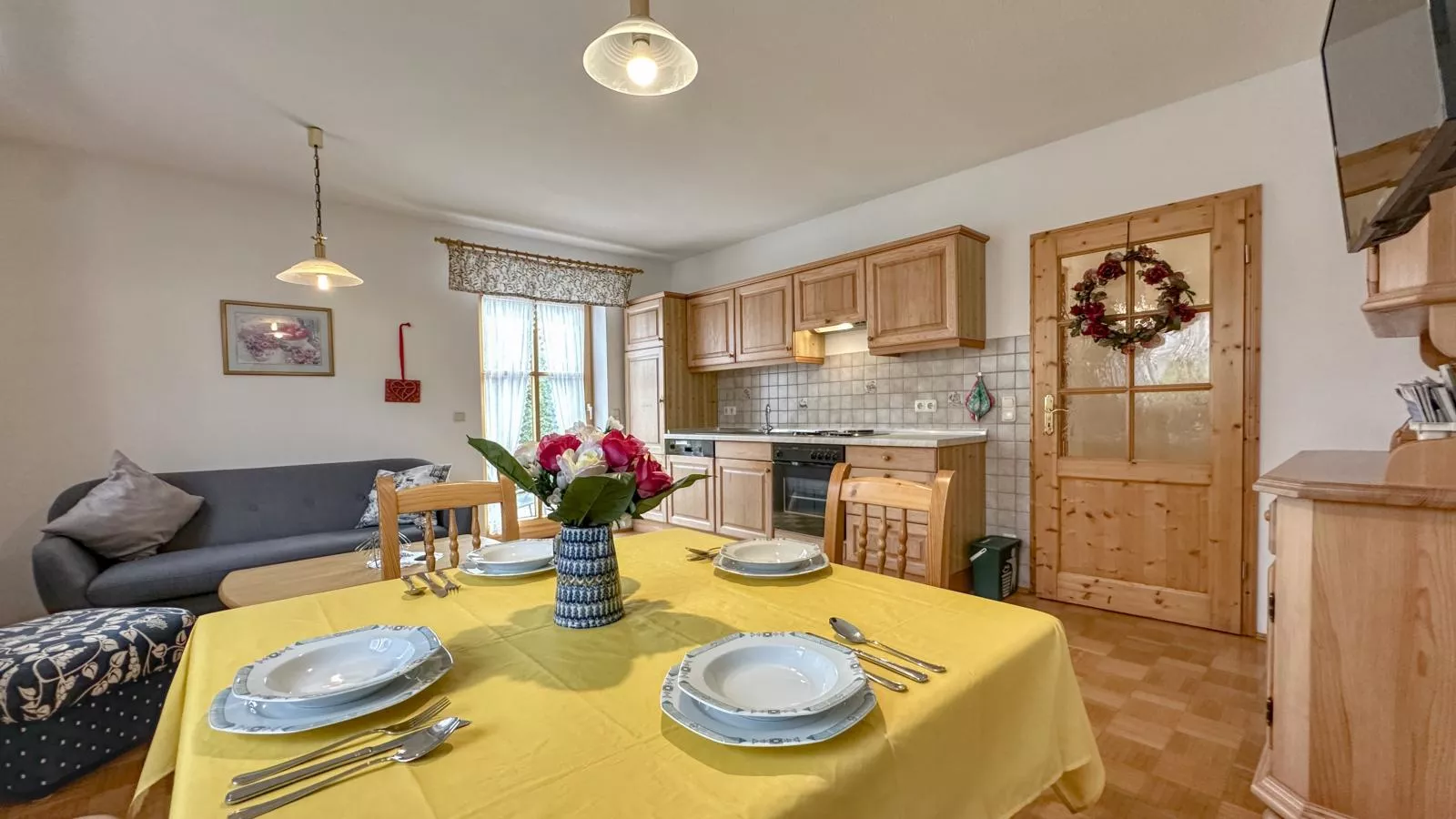 Blumenhof-Dining room