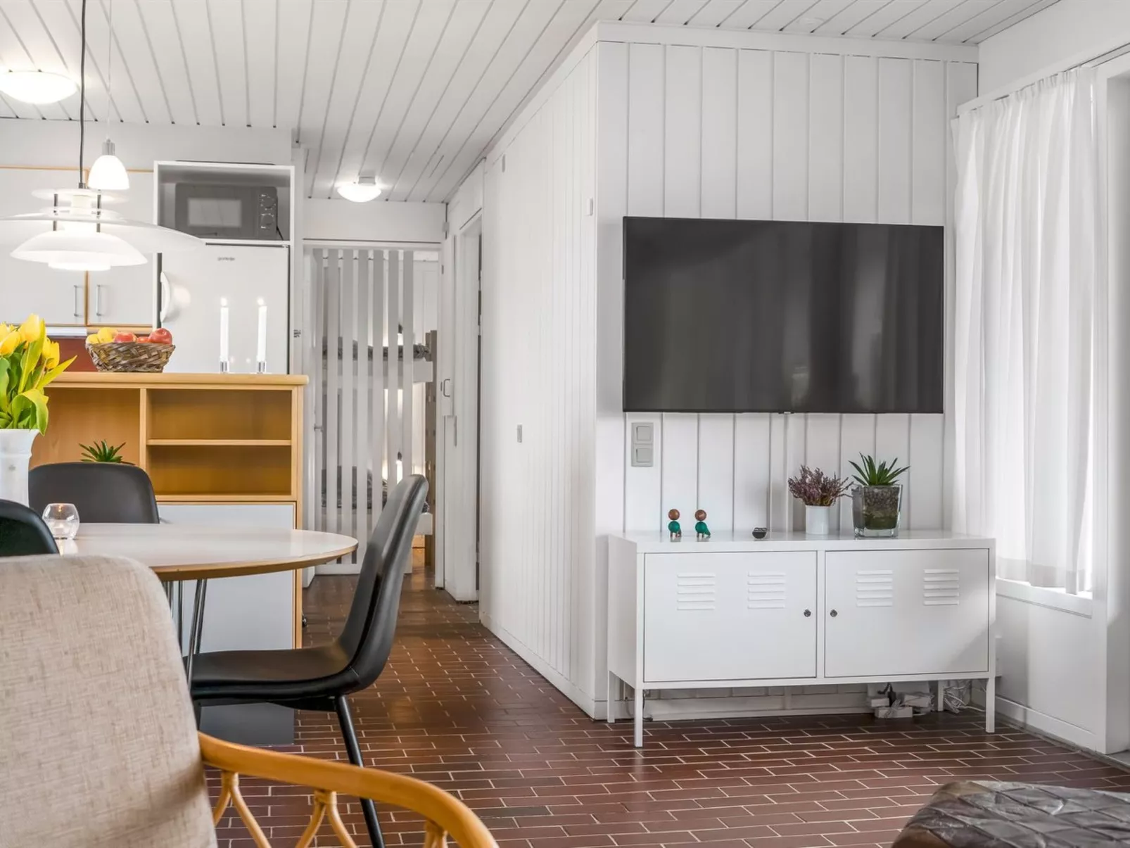 "Ketilbiorn" - 700m from the sea-Inside