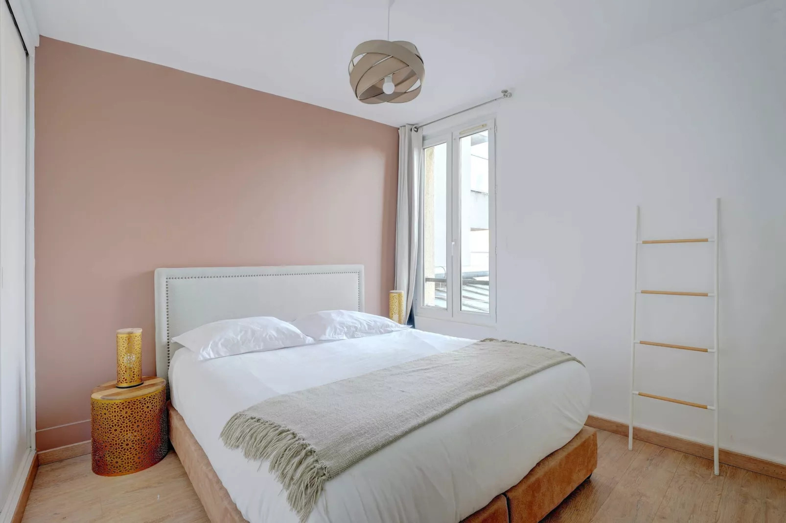 TB-101-THOREZ-Bedroom