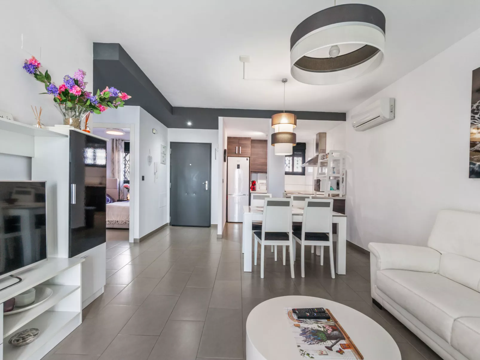 Oasis Beach 1-Drinnen