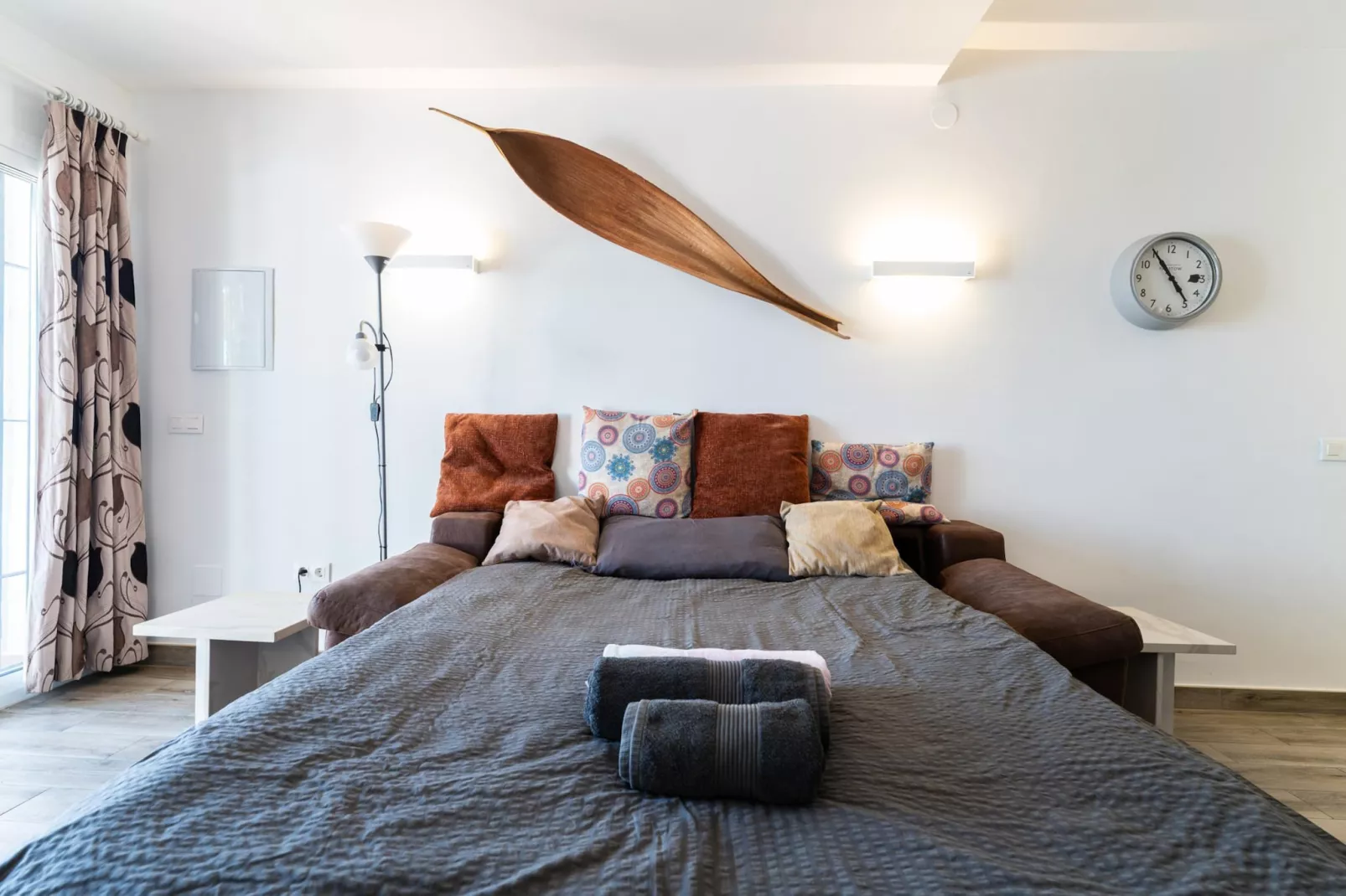 CT 401 - Faro's Beachfront Apartment in Calahonda-Bedroom