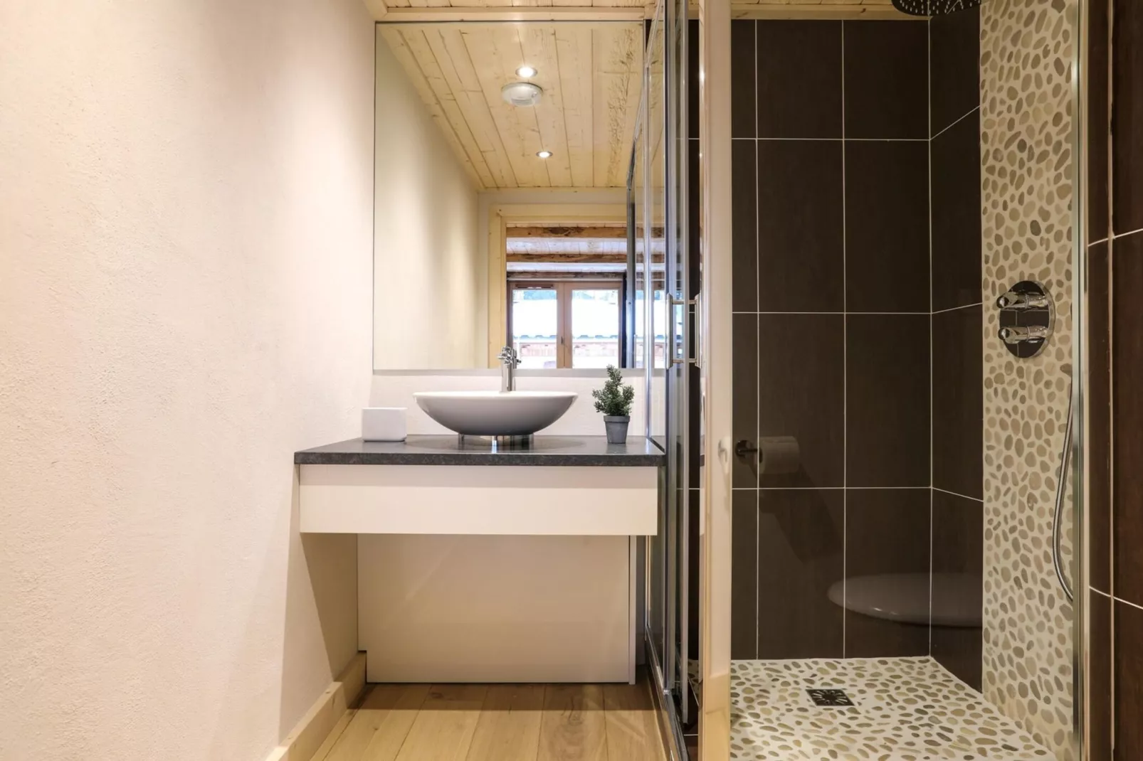 Blaitiere 6-Bathroom