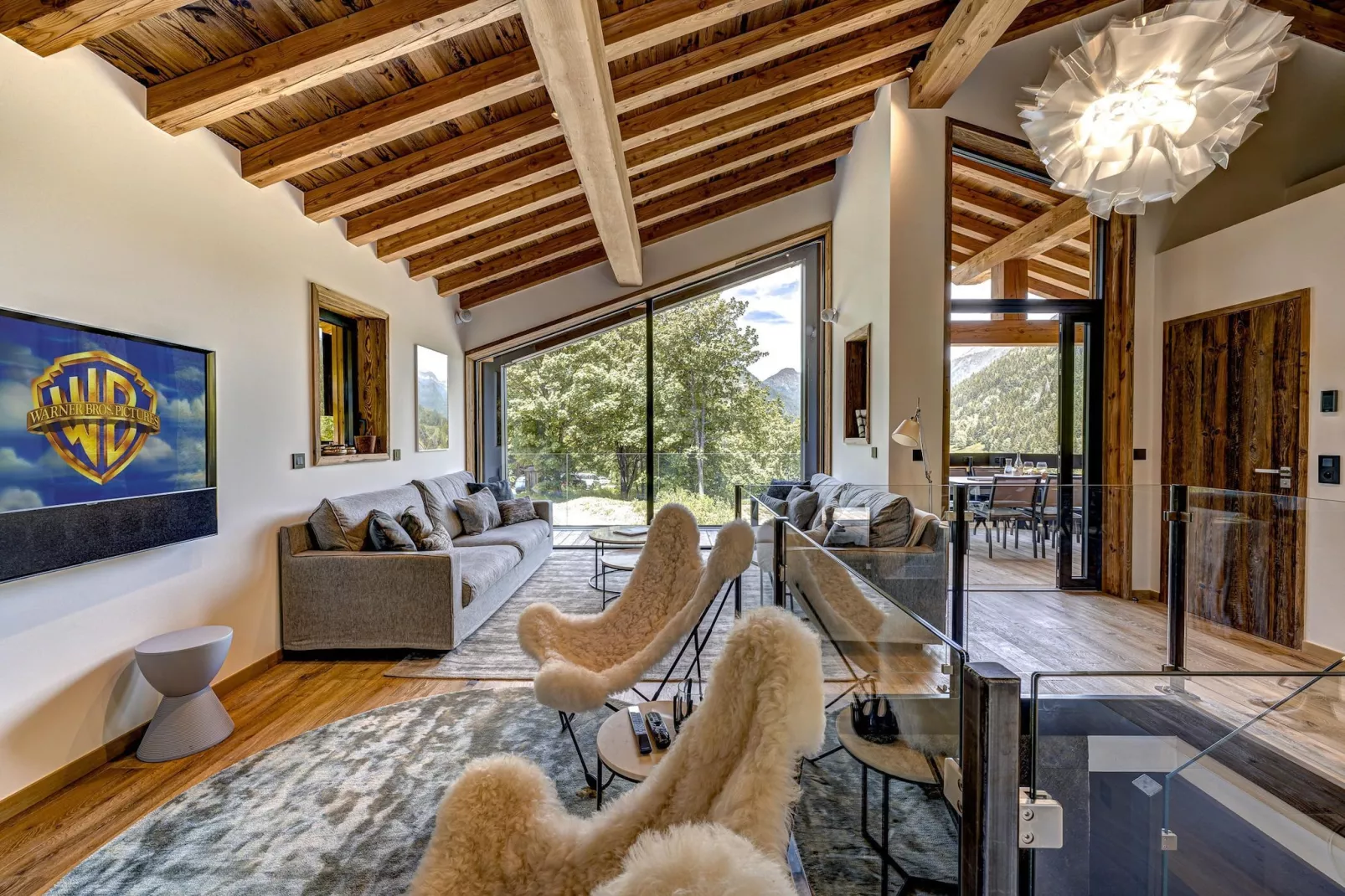 Silver Forest-Living room