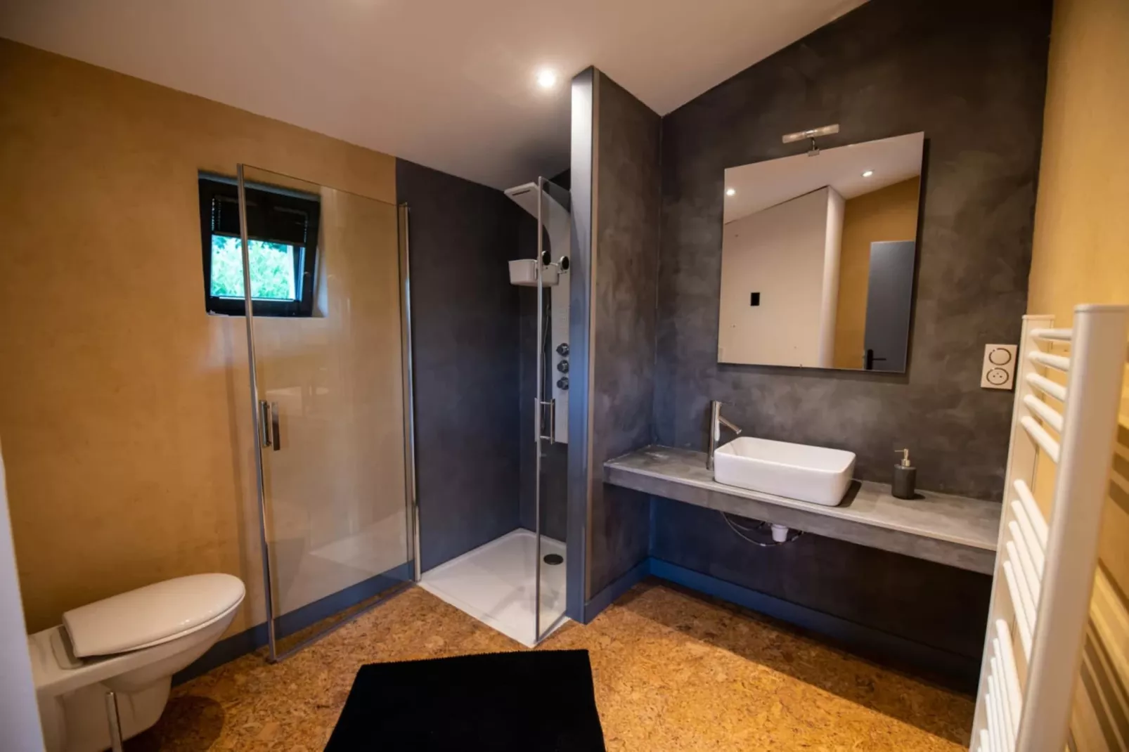 Barre des Dourbes-Badezimmer