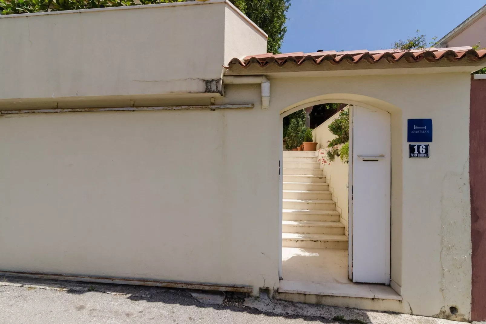 Apartment Olga - Studio Apartment with Terrace-Facilities