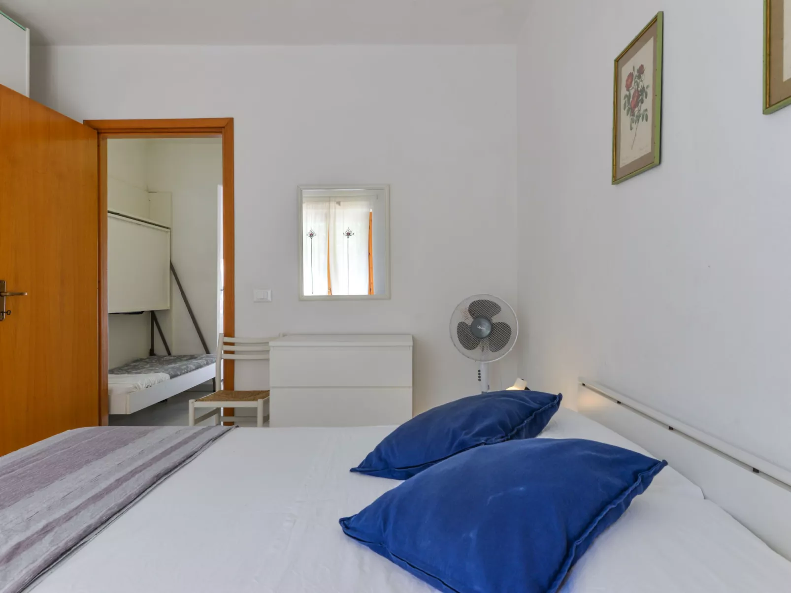 Cala Rossa-Inside