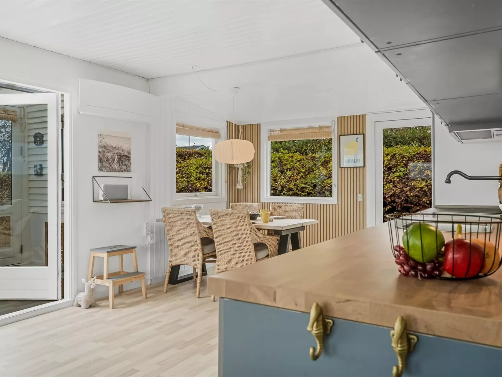 "Hjalma" - 250m to the fjord-Dedans