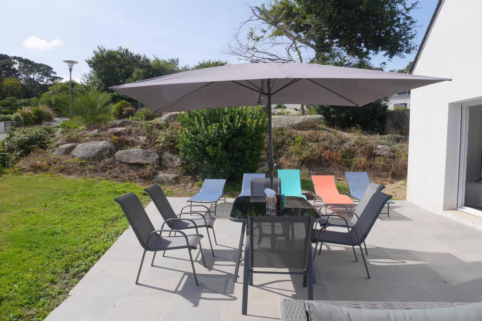 Komfortables Ferienhaus in Douarnenez-Tréboul-Terrasse/Balkon