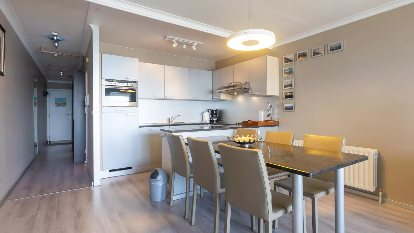 Long Beach 1 - 0904-Salon