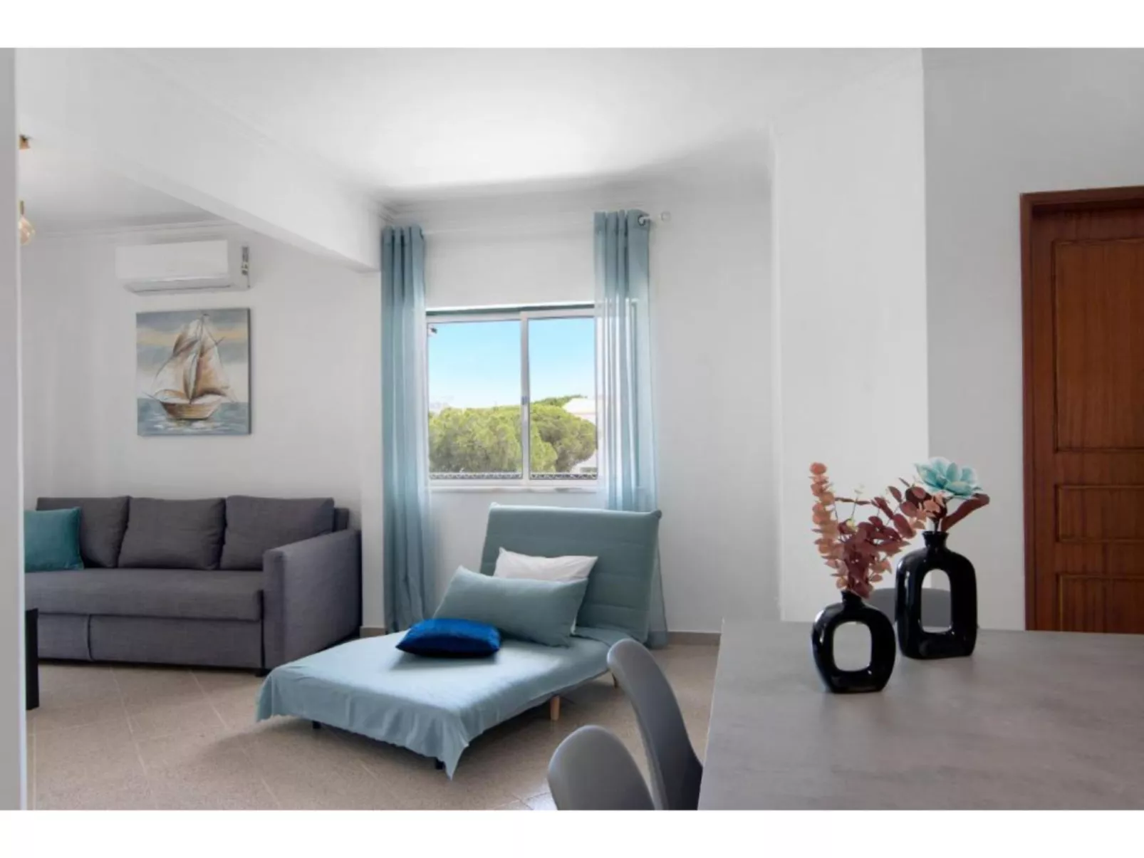 Jade-Sunny Way-Inside