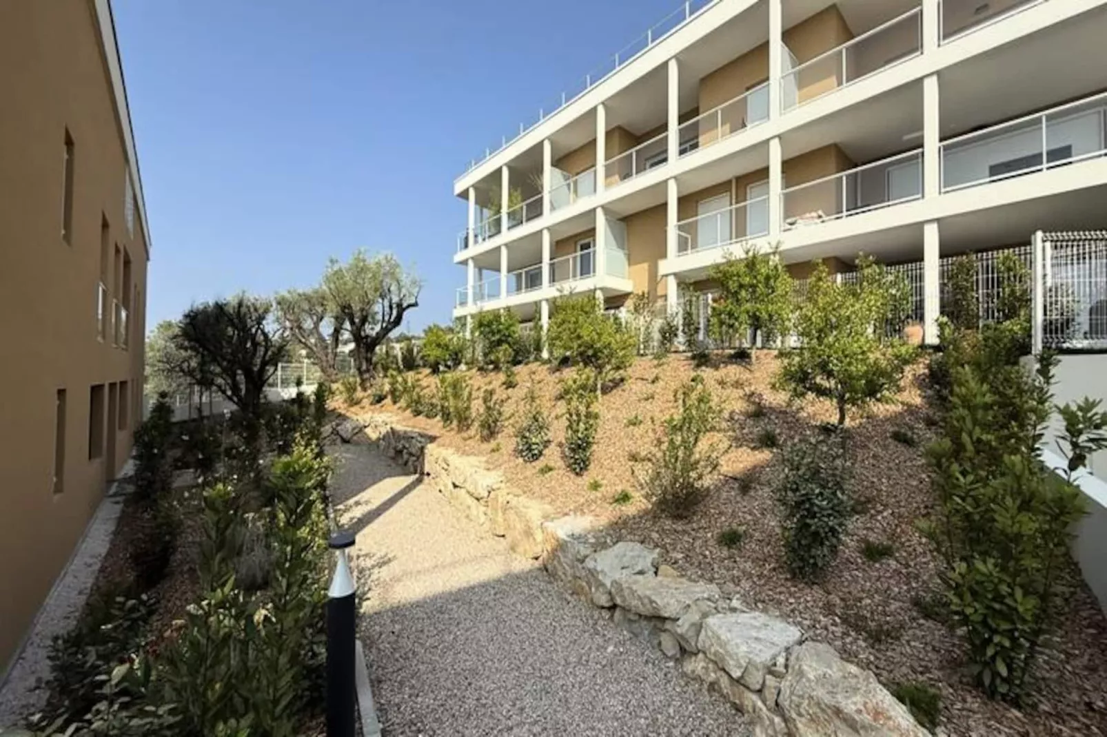 Studio Moderne - Terrasse - Piscine-Non tagué