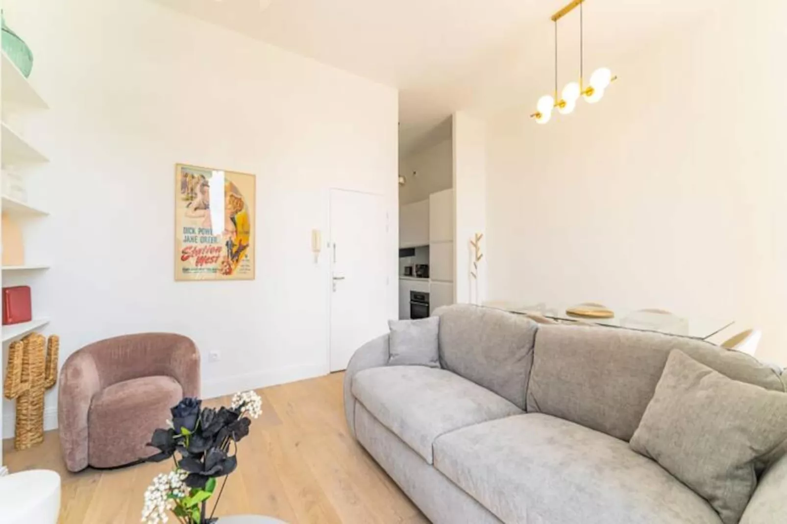 Appartement Place Pey Berland Avec Balcon Et Parking-Untagged