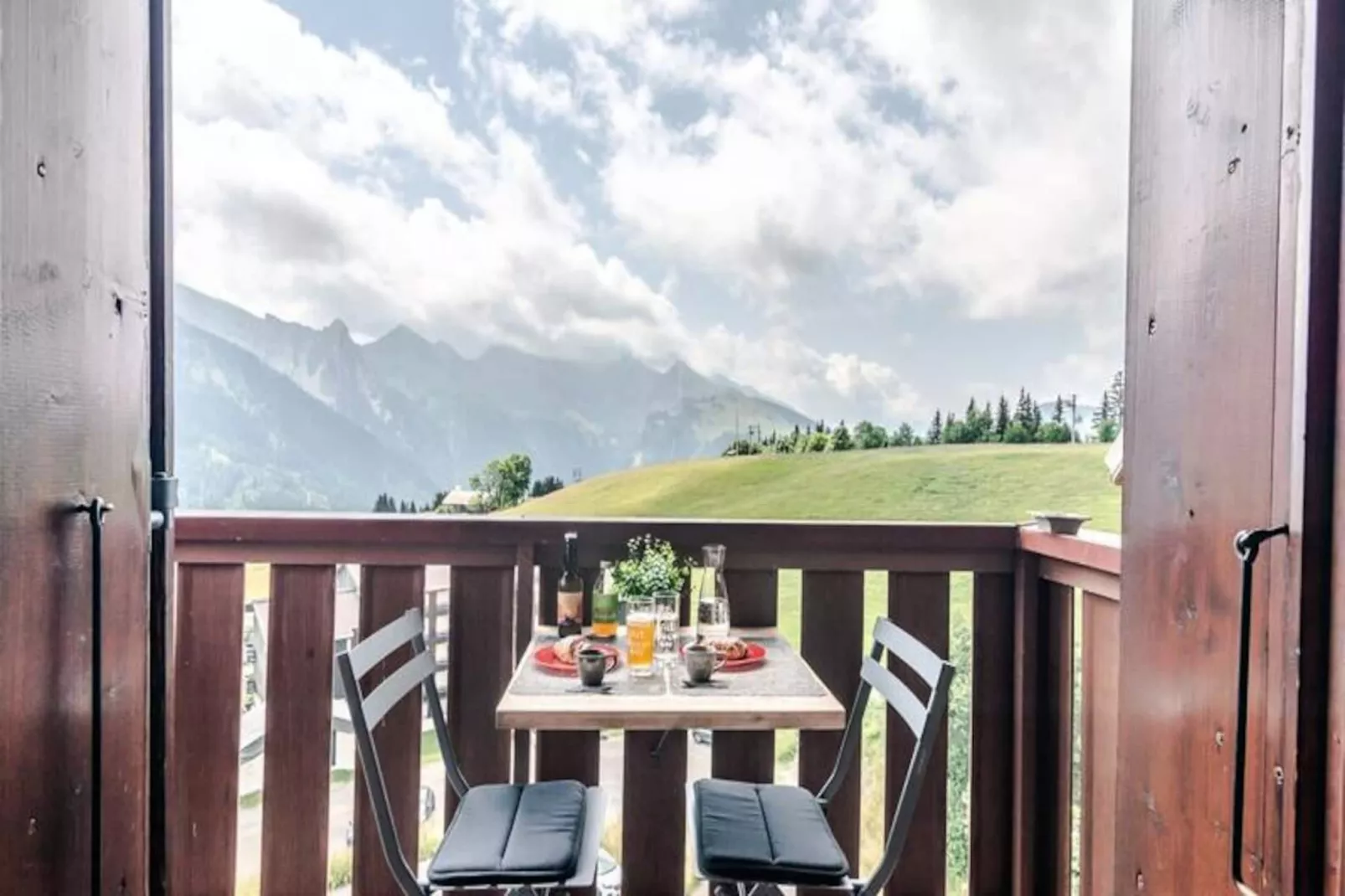 Slow Chalet Montblanc Soleil Sur Les Pistes Ascenseur Balcon, Vue, Parking-Untagged