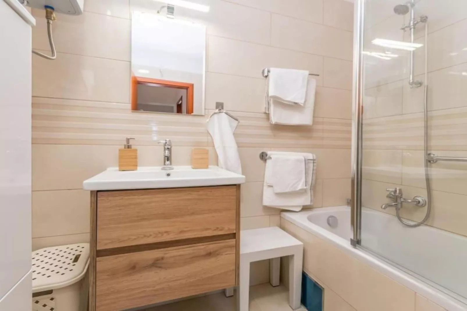 The Grandfather Villa – Heated Pool Retreat-Badezimmer