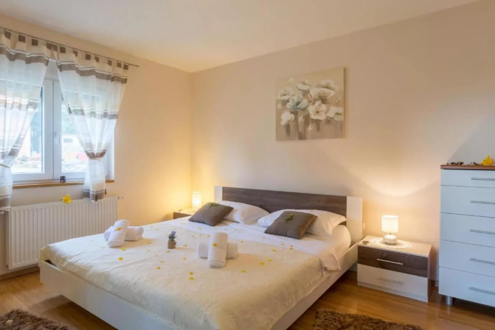 Holiday House BALEN with Swimming Pool - Six Bedroom Holiday House With Pool-Schlafzimmer