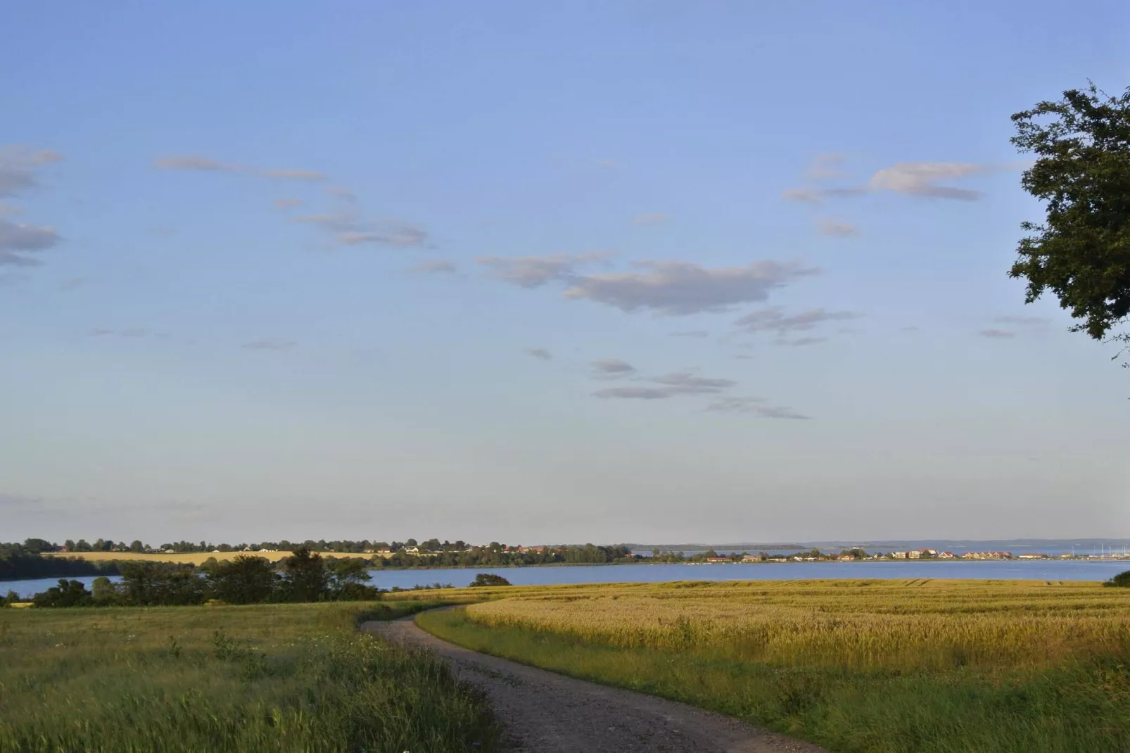 Panoramic Cottage Retreat-By Traum-Water view