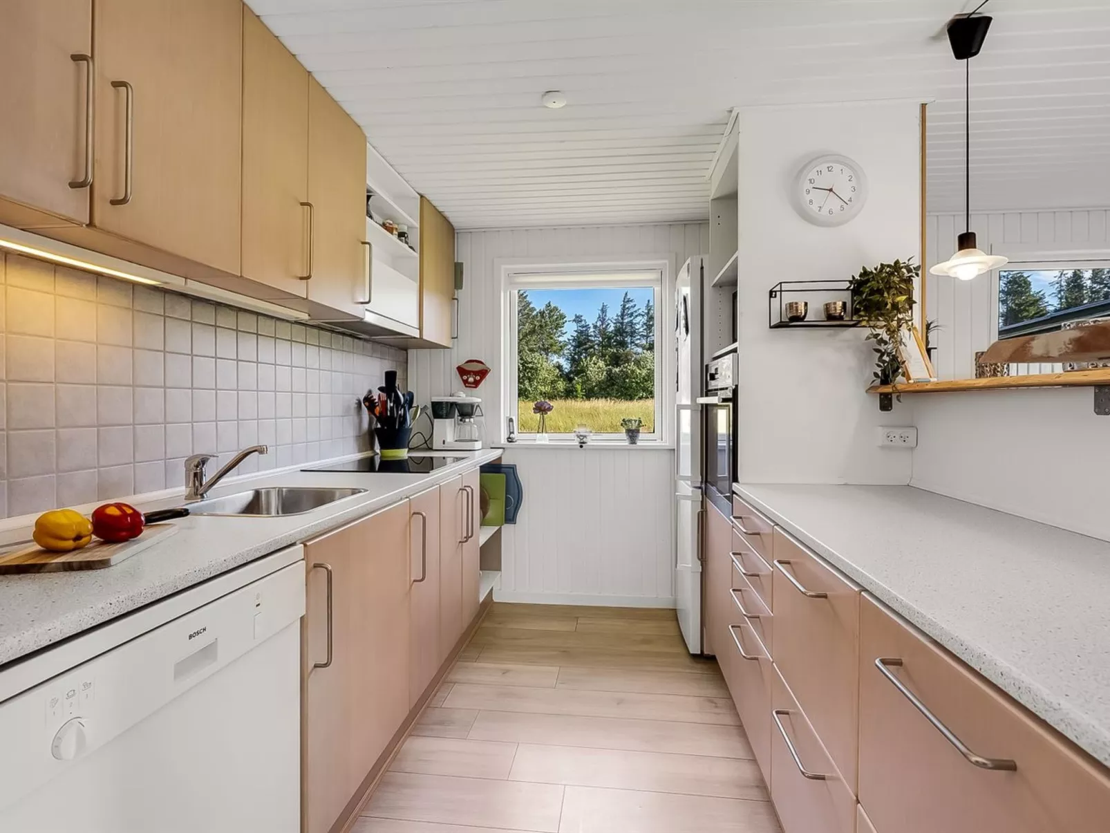 "Tholf" - 100m to the fjord-Inside