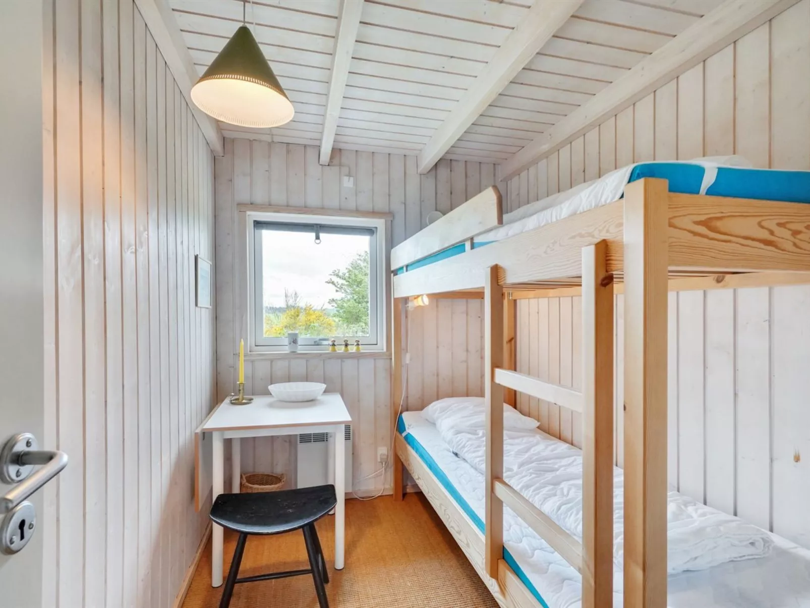 "Aameek" - 3km from the sea-Inside