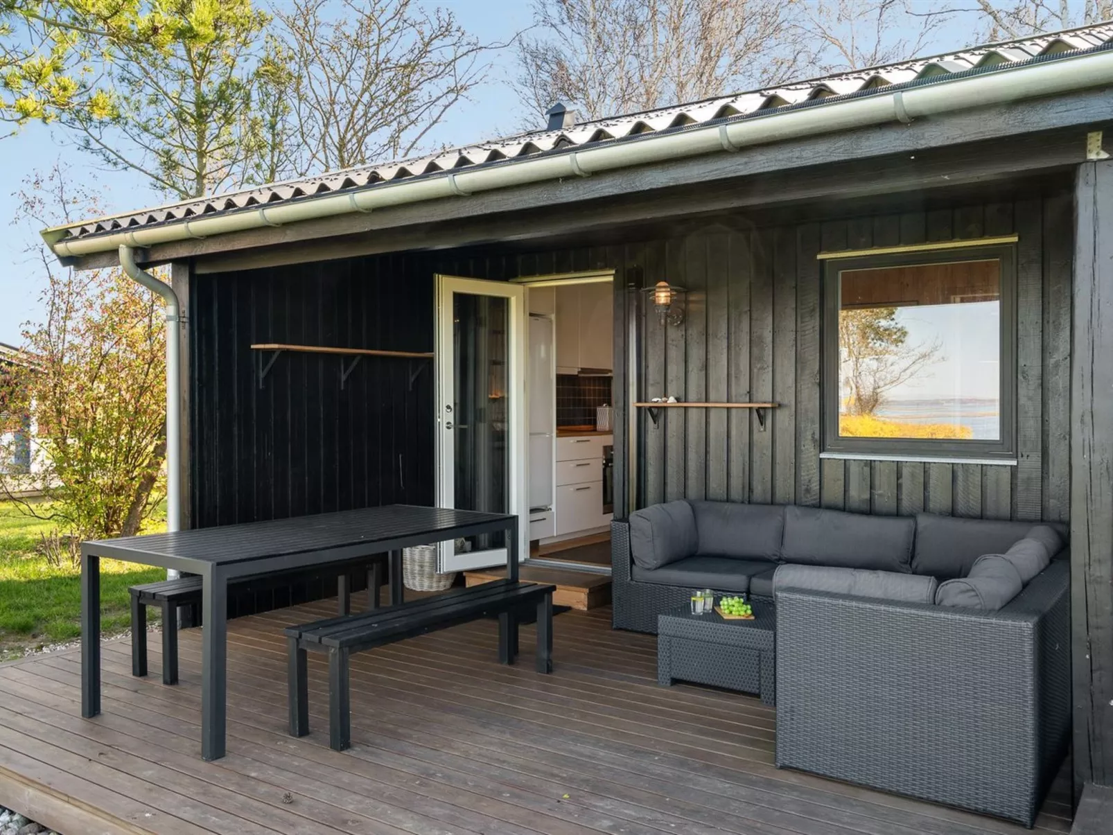 "Iadrik" - 85m to the fjord-Draußen