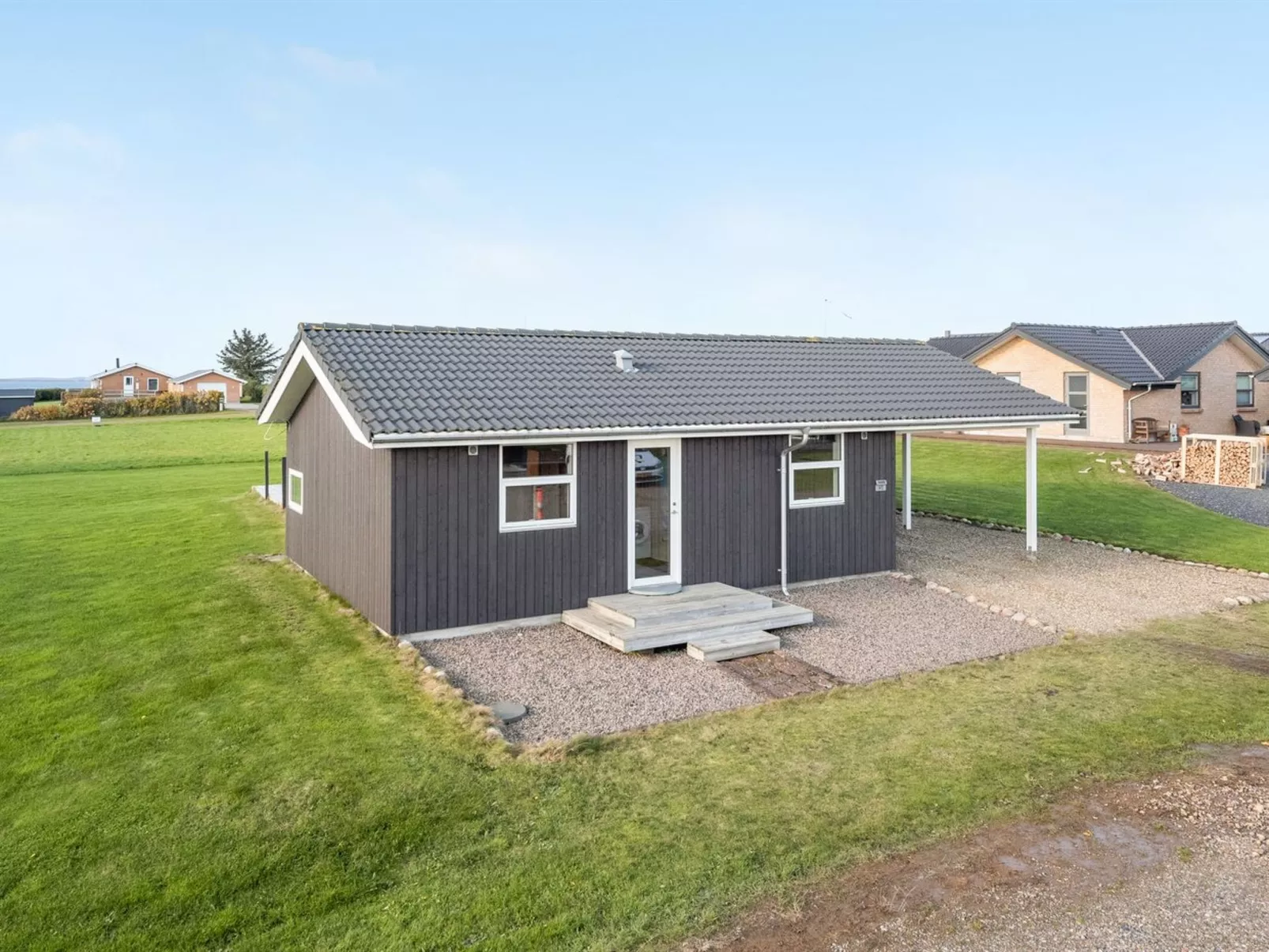 "Ginia" - 150m to the fjord-Draußen