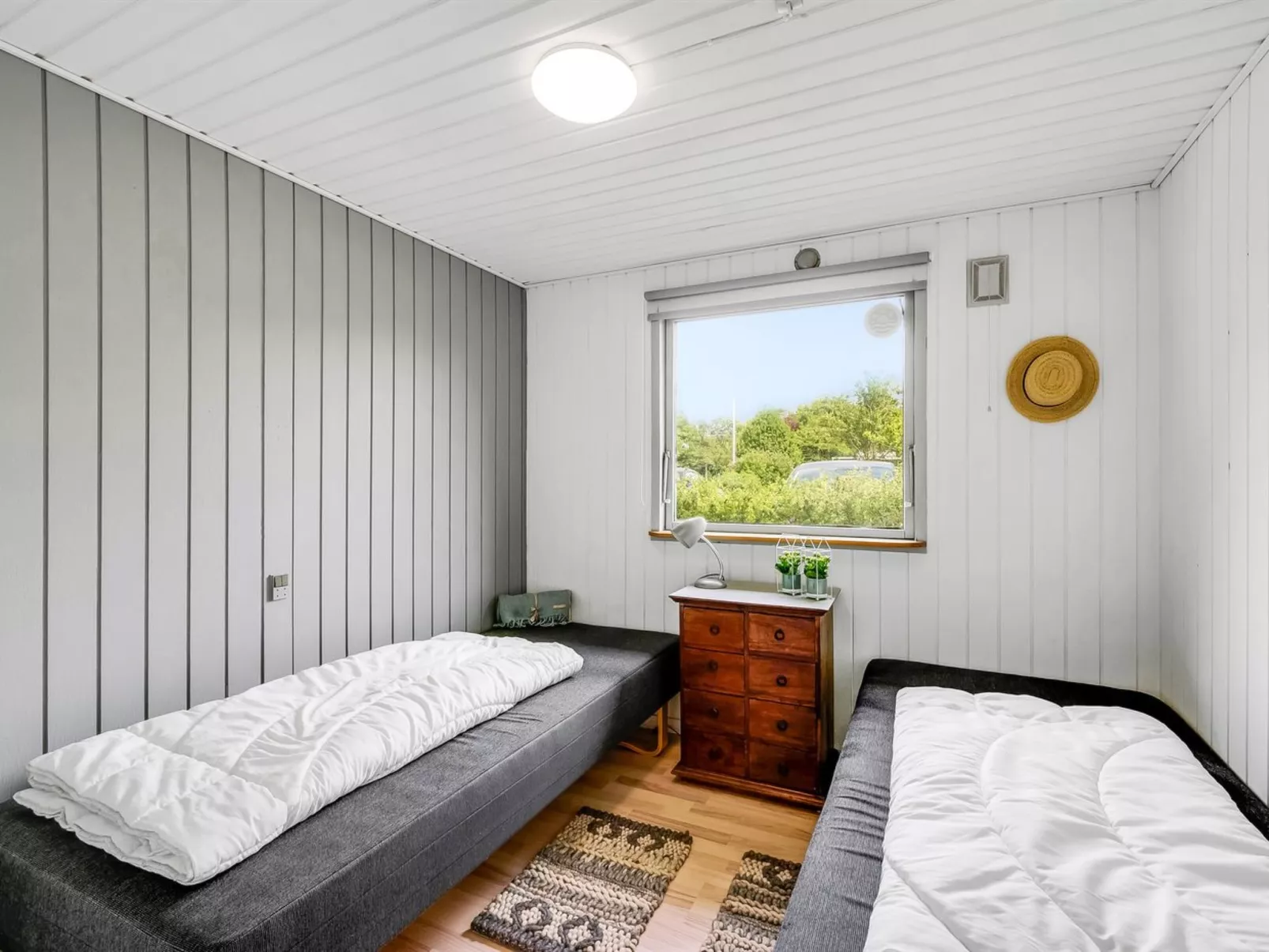 "Embla" - 500m to the fjord-Dedans