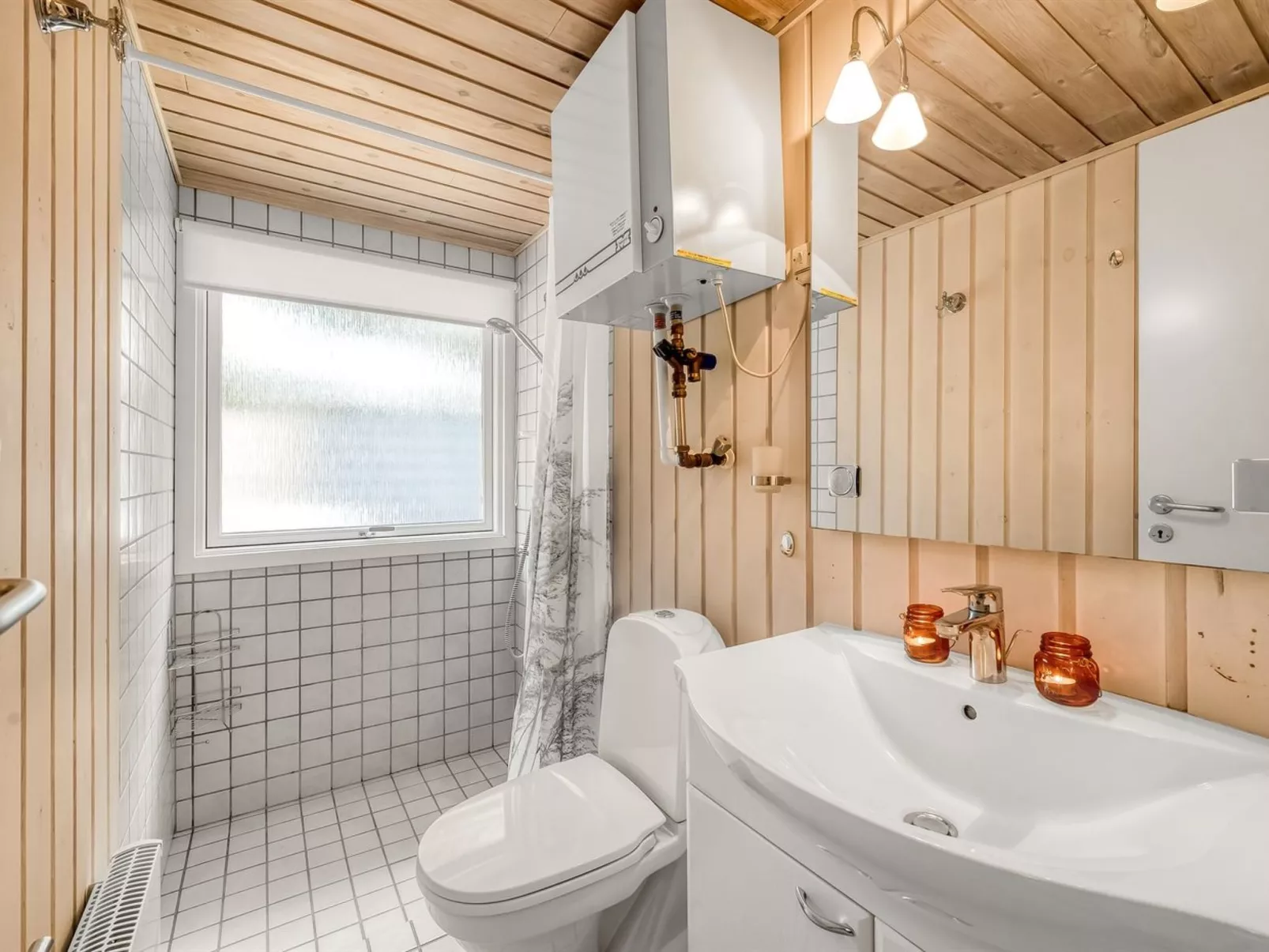 "Toimi" - 500m to the fjord-Inside