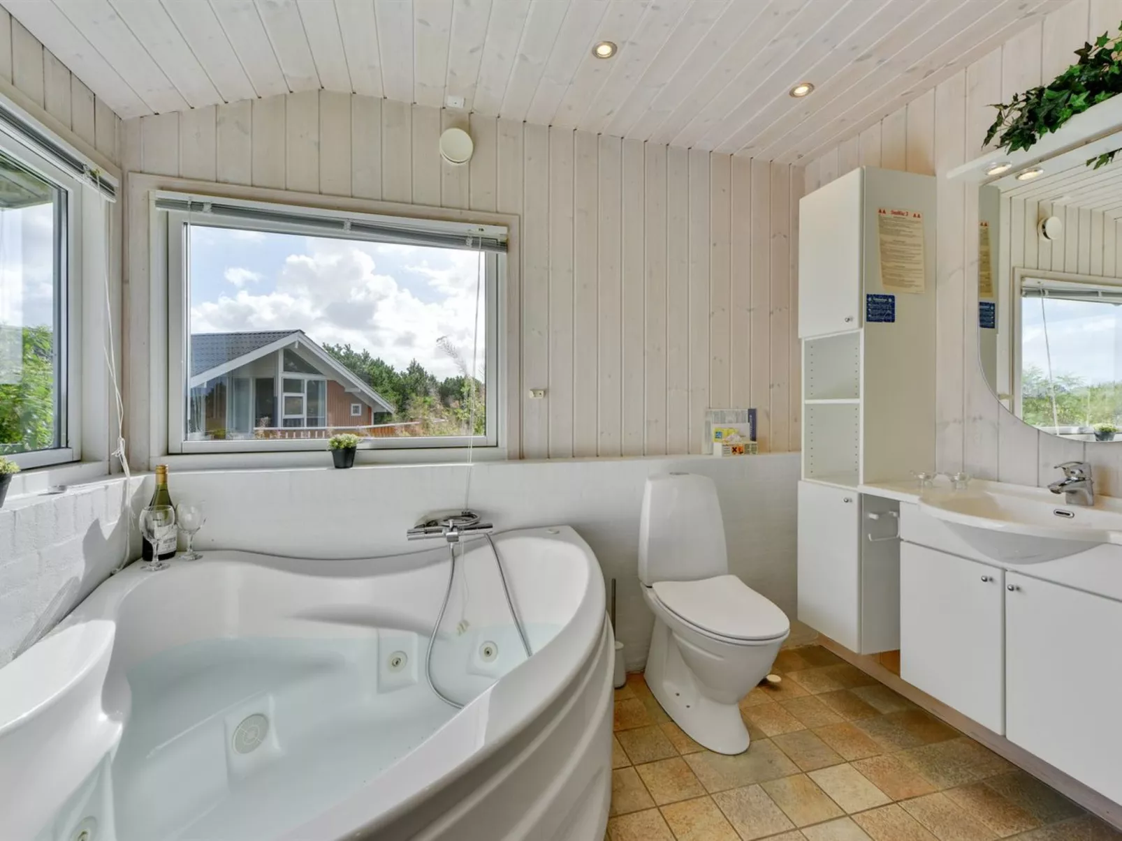 "Electra" - 500m to the fjord-Dedans