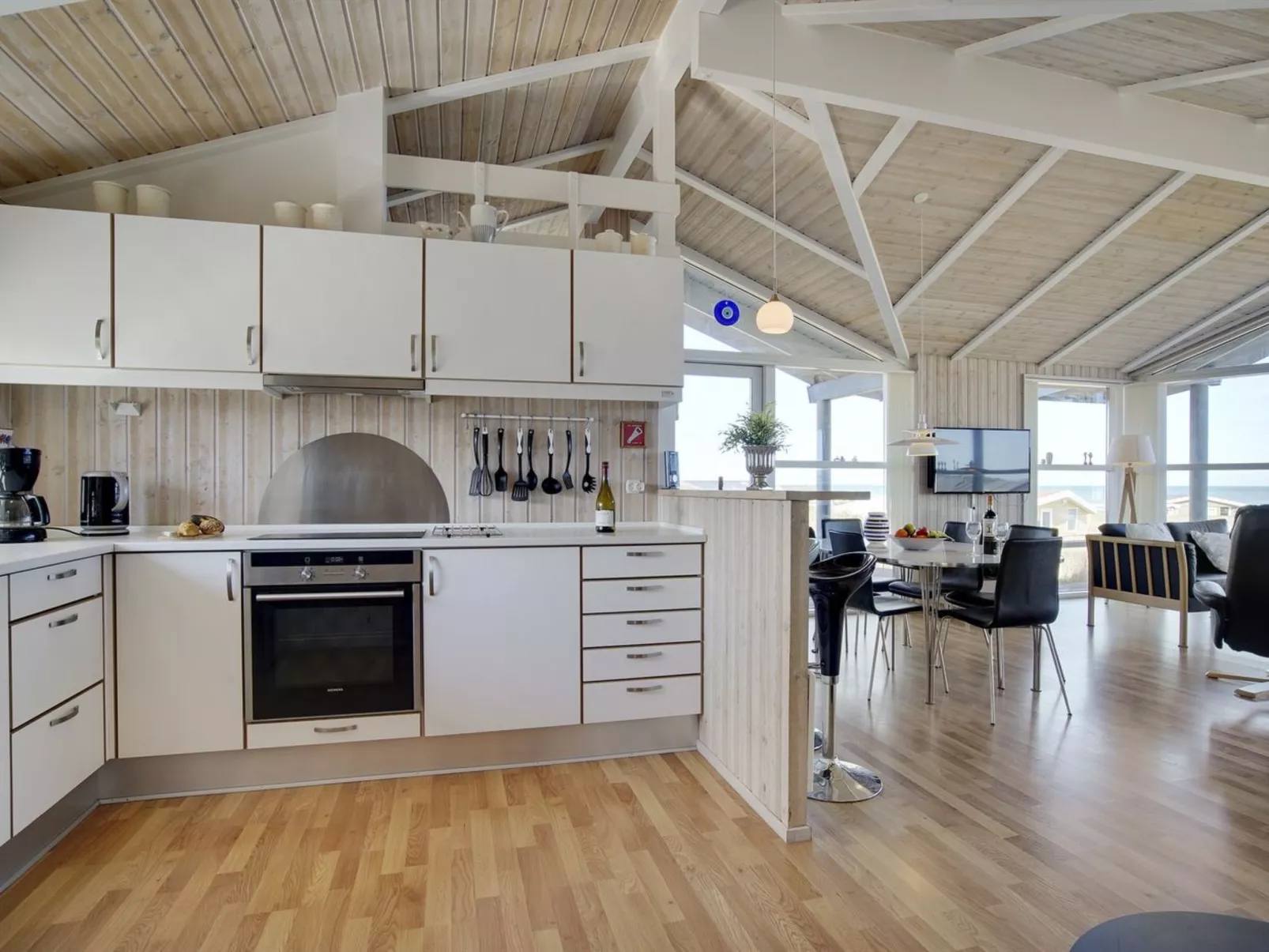 "Konsta" - 200m from the sea-Inside