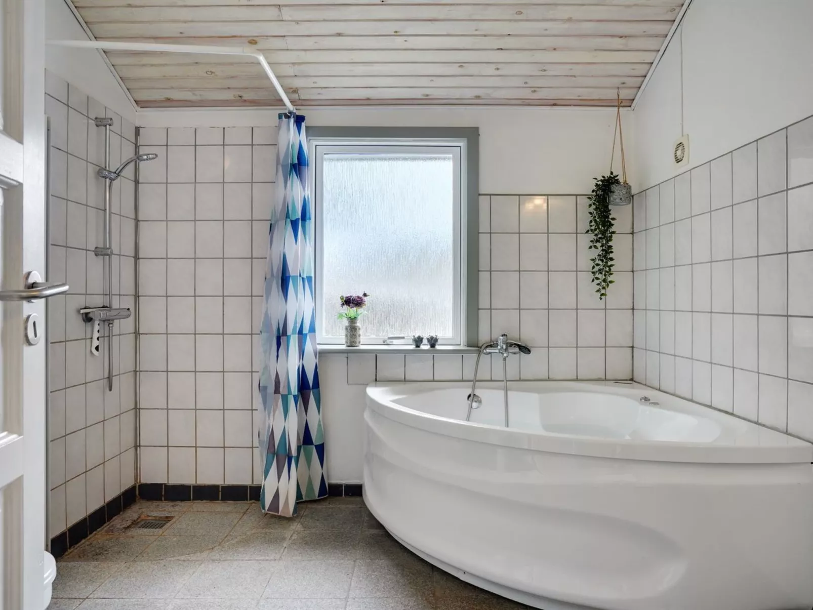 "Aiden" - 300m from the sea-Inside