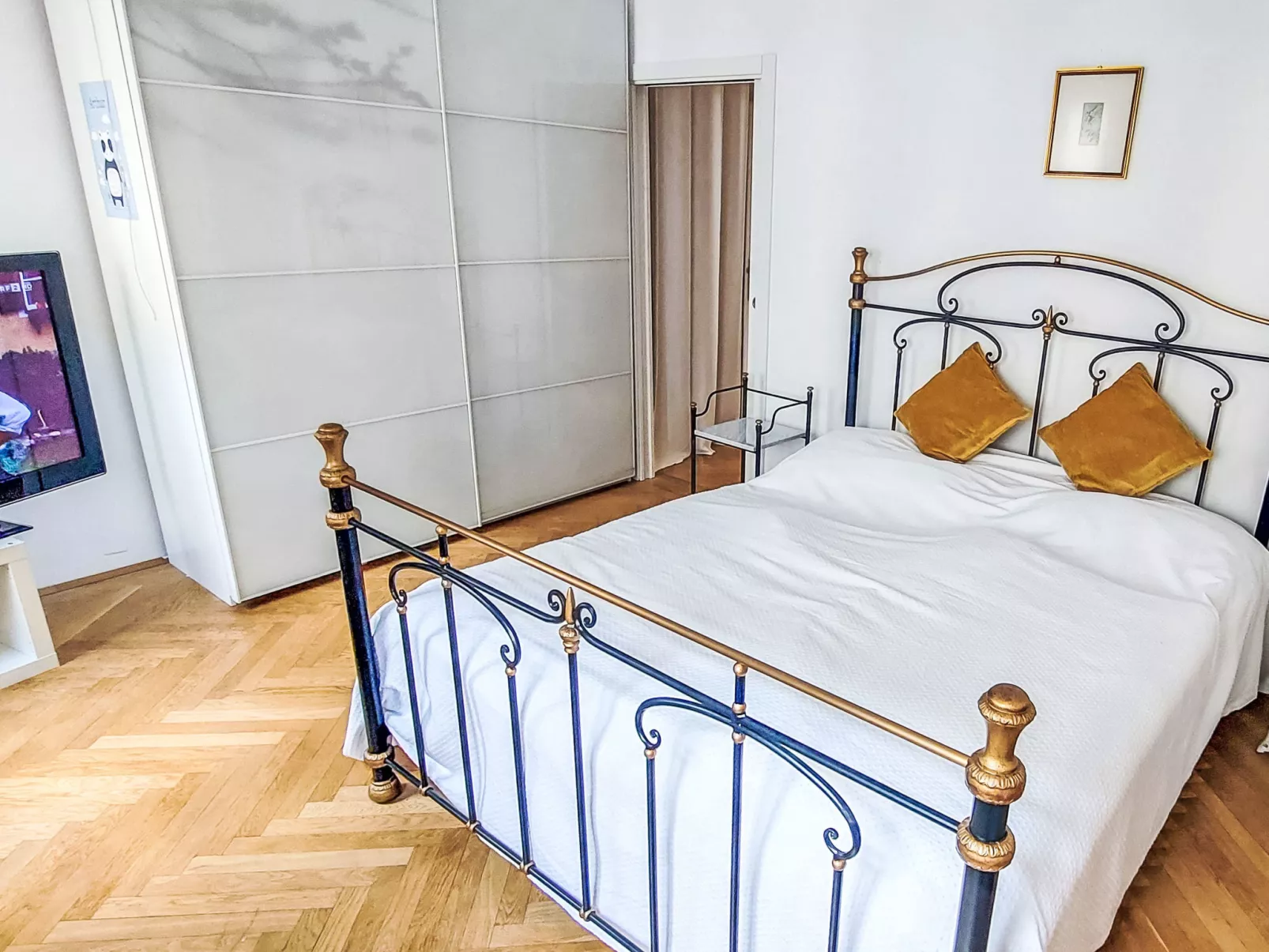 Sobieskiplatz-Drinnen