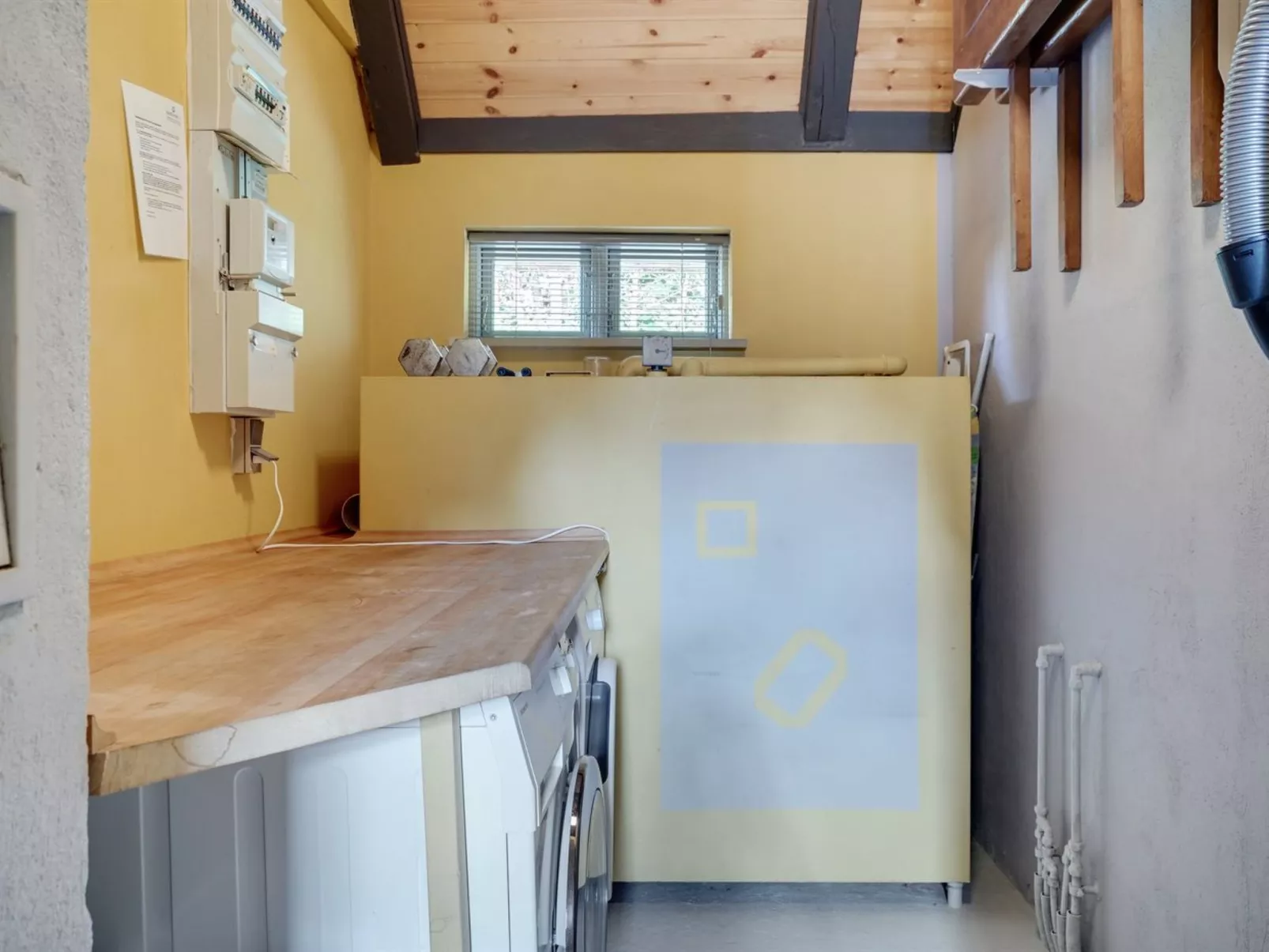 "Maileen" - 2.1km to the fjord-Dedans