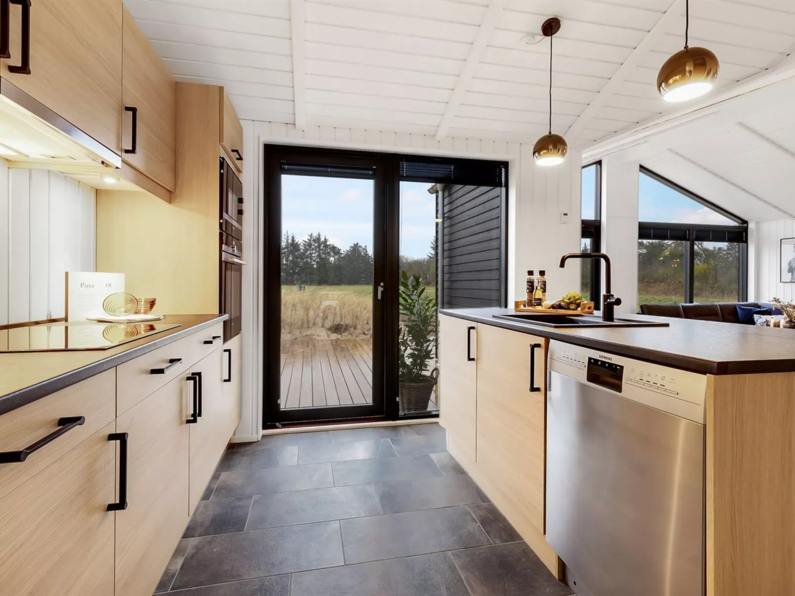 "Sasja" - 1.5km from the sea-Drinnen