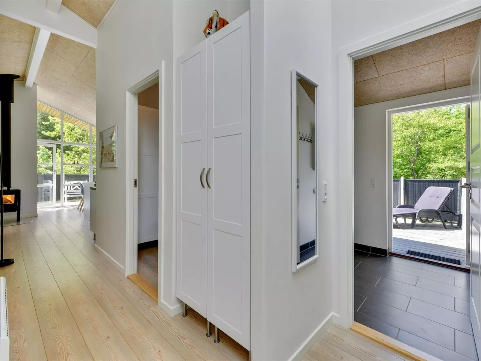 "Elena" - 800m to the fjord-Inside