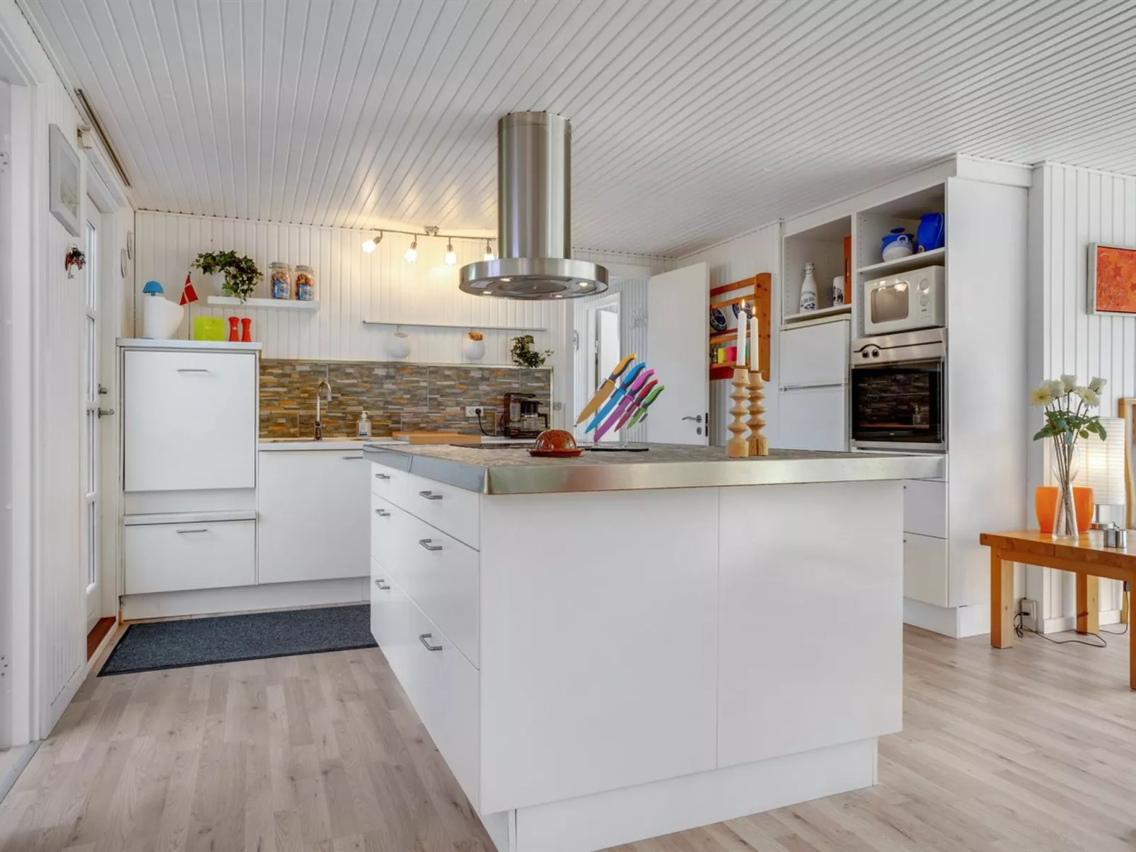 "Dorith" - 100m from the sea-Dedans