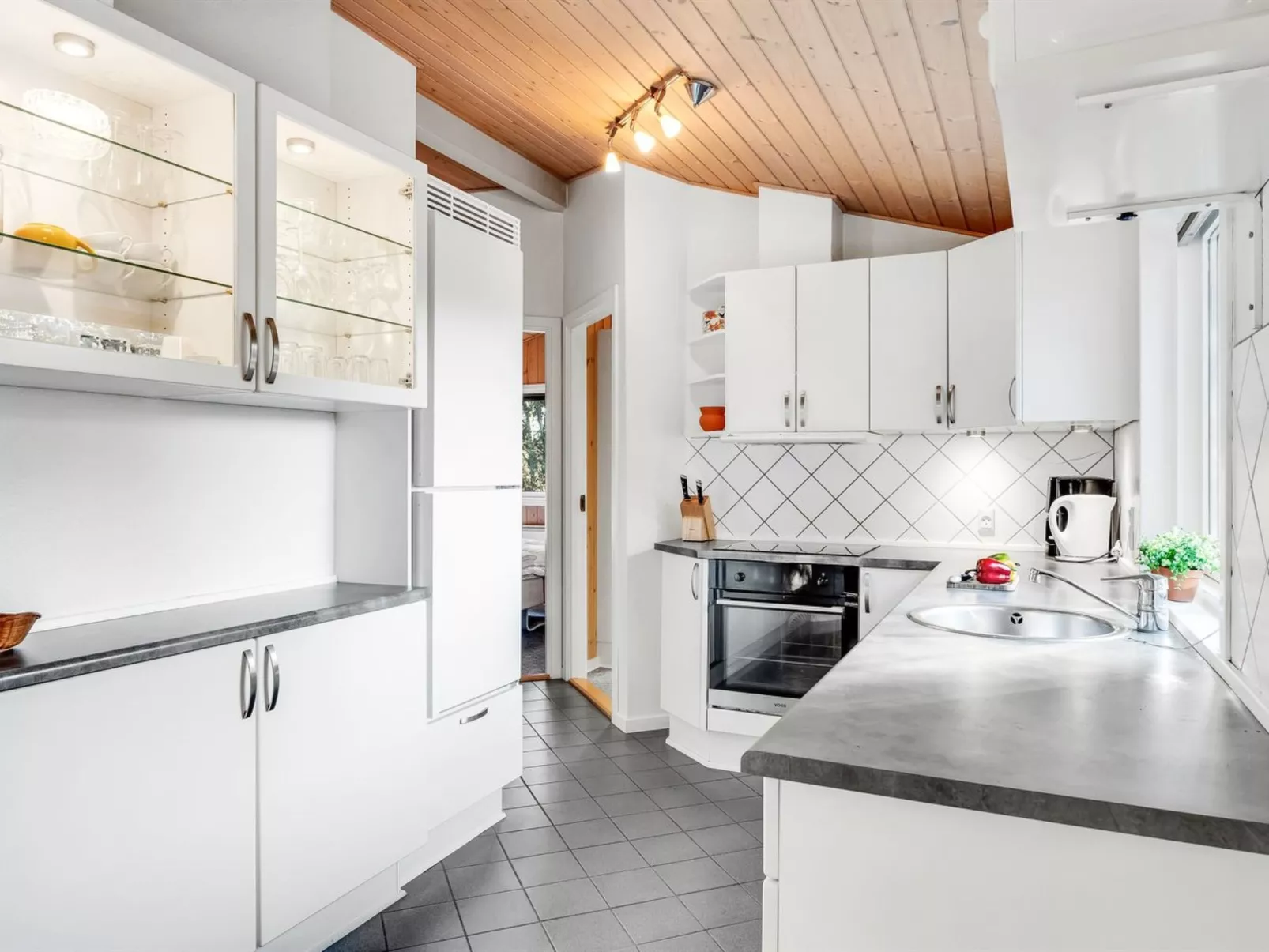 "Jula" - 800m from the sea-Inside