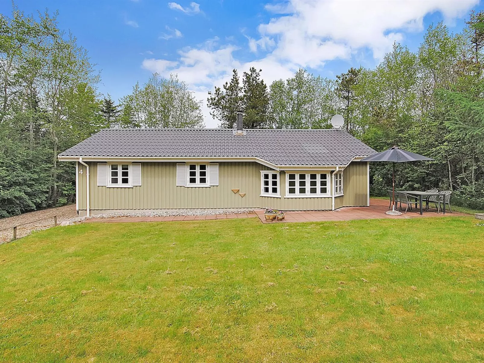 "Gesina" - 600m to the fjord-Outside