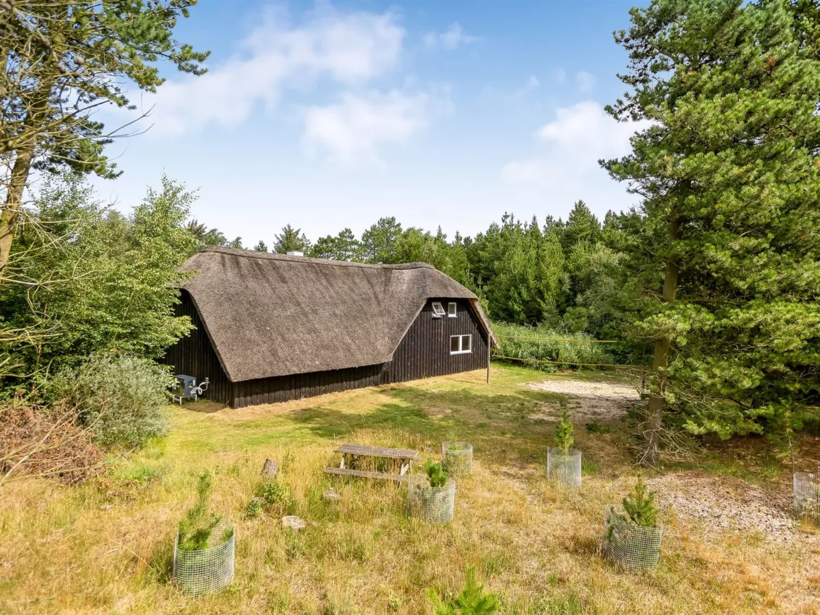 "Ellanor" - 1km from the sea-Outside