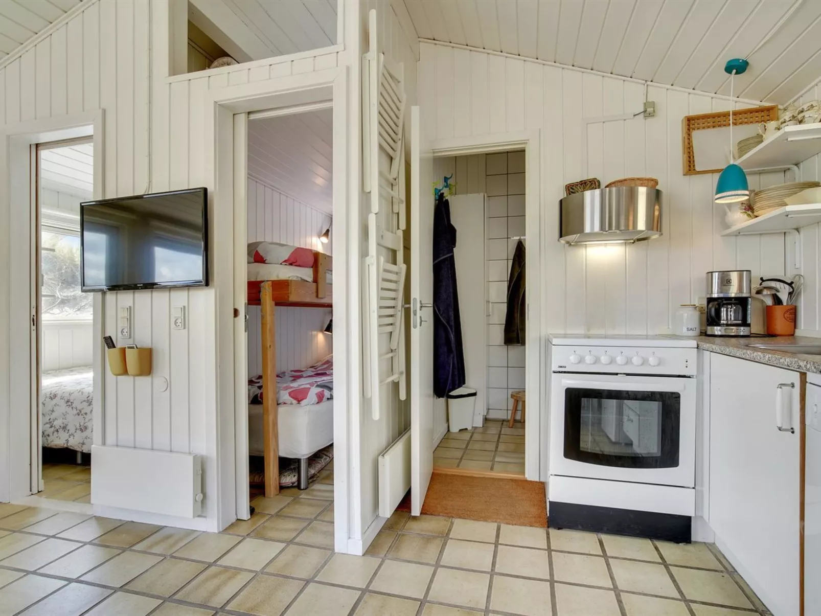 "Abbie" - 10m from the sea-Dedans