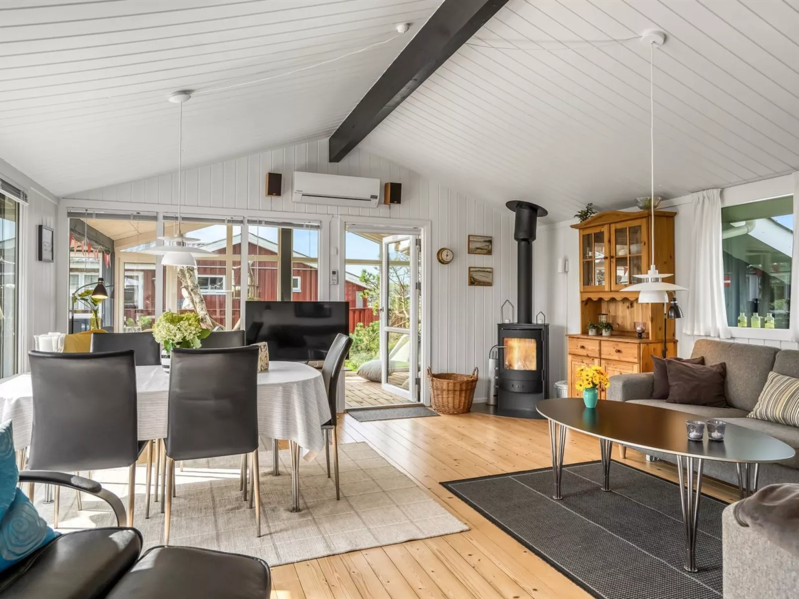 "Hælf" - 400m from the sea-Dedans