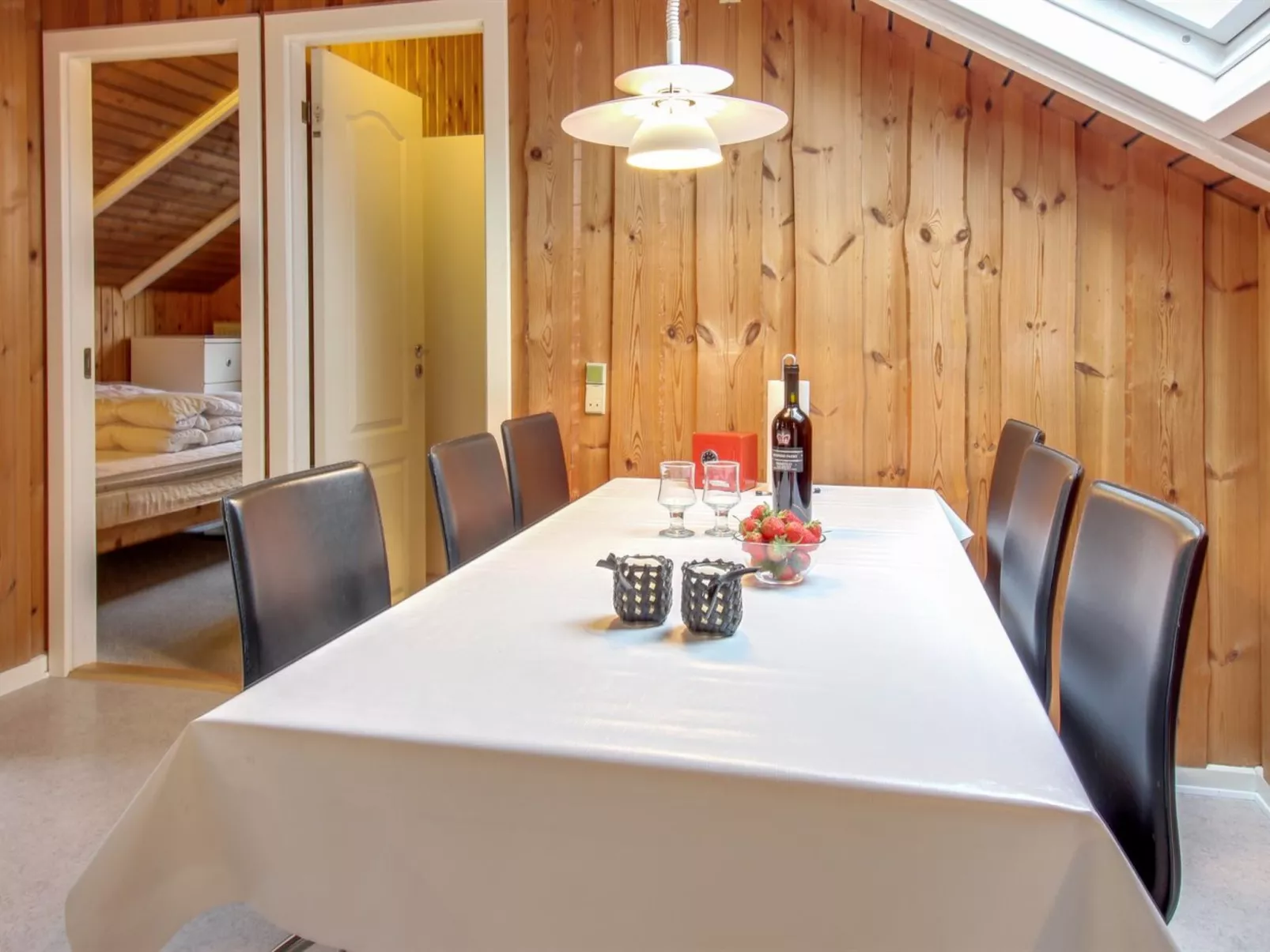 "Sebiorn" - 300m to the fjord-Inside